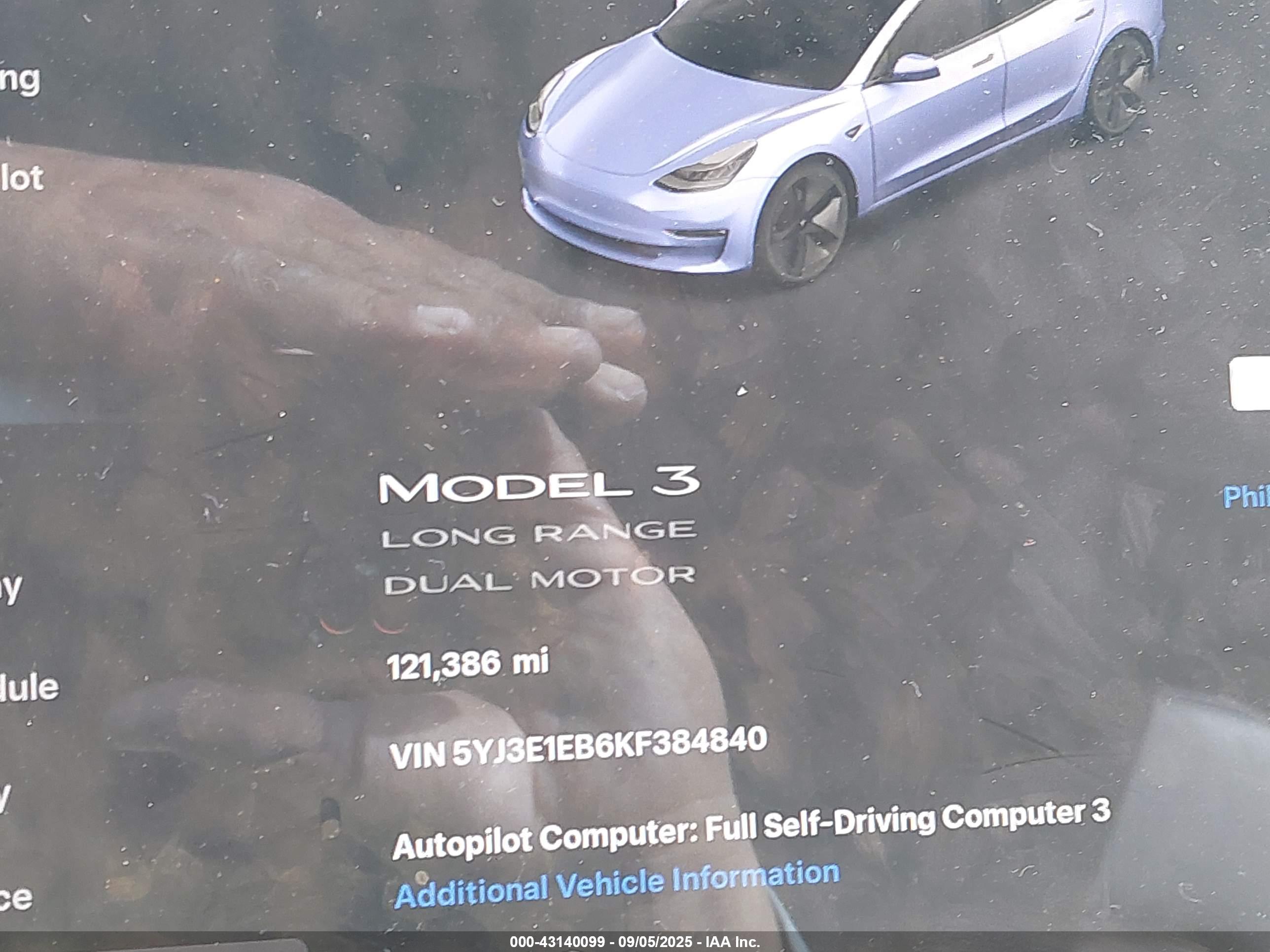 TESLA MODEL image 7
