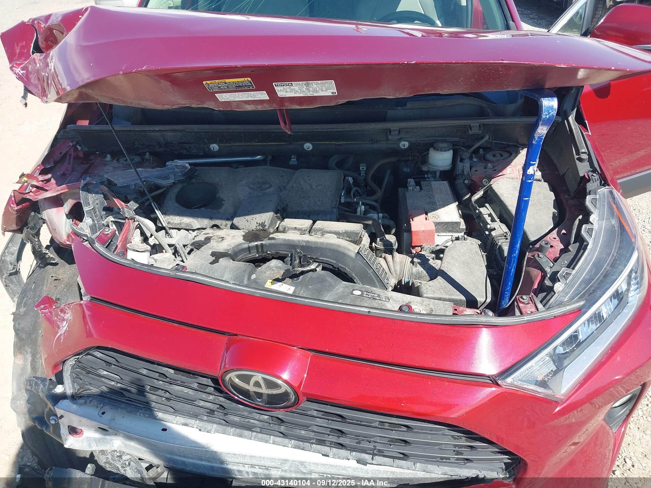 TOYOTA RAV4 image 10