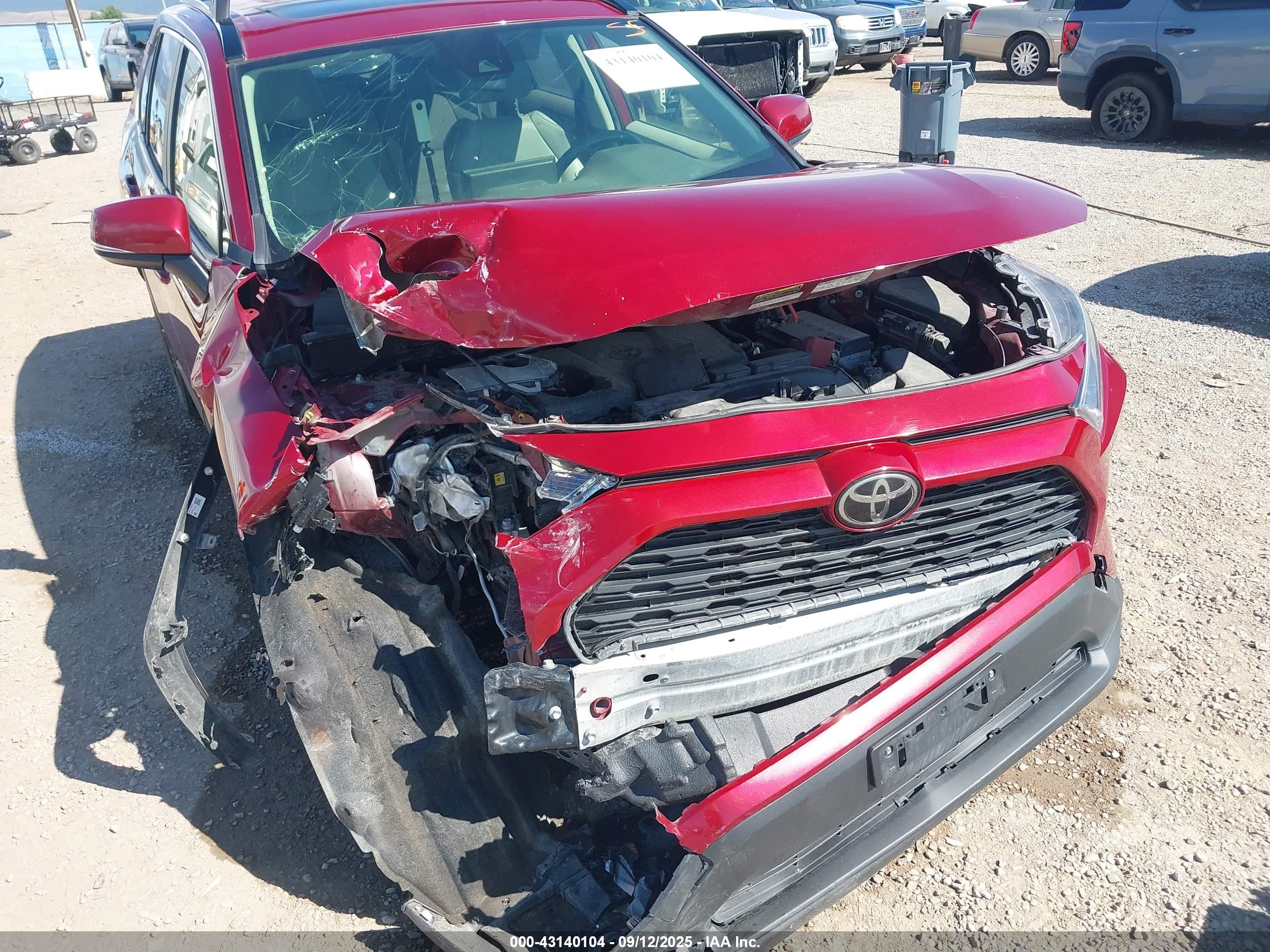 TOYOTA RAV4 image 6