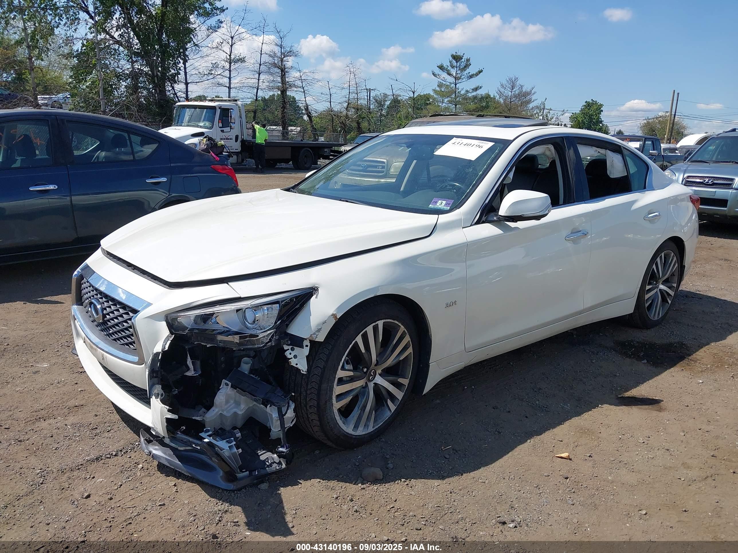 INFINITI Q50 image 2