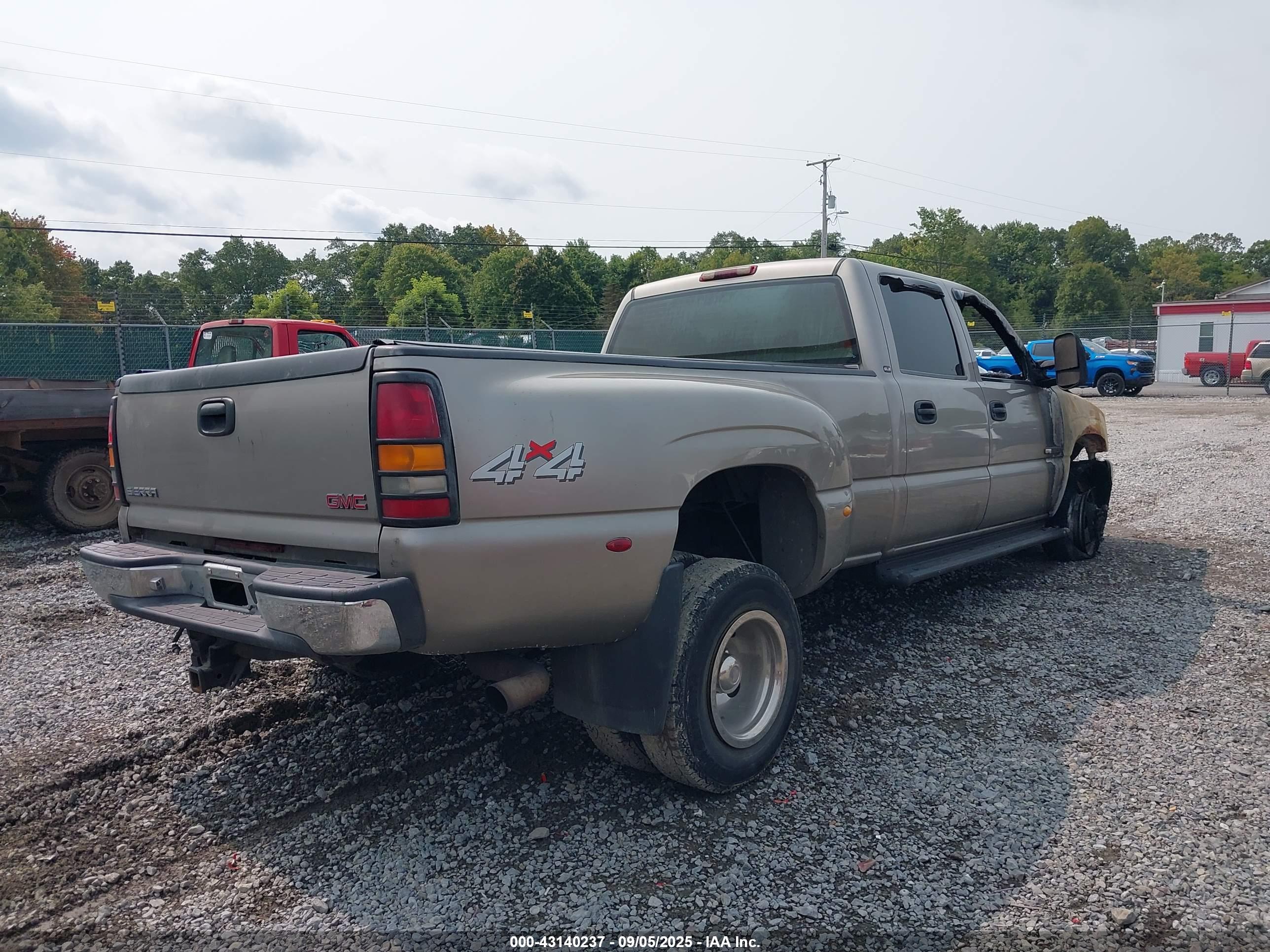 GMC SIERRA image 4