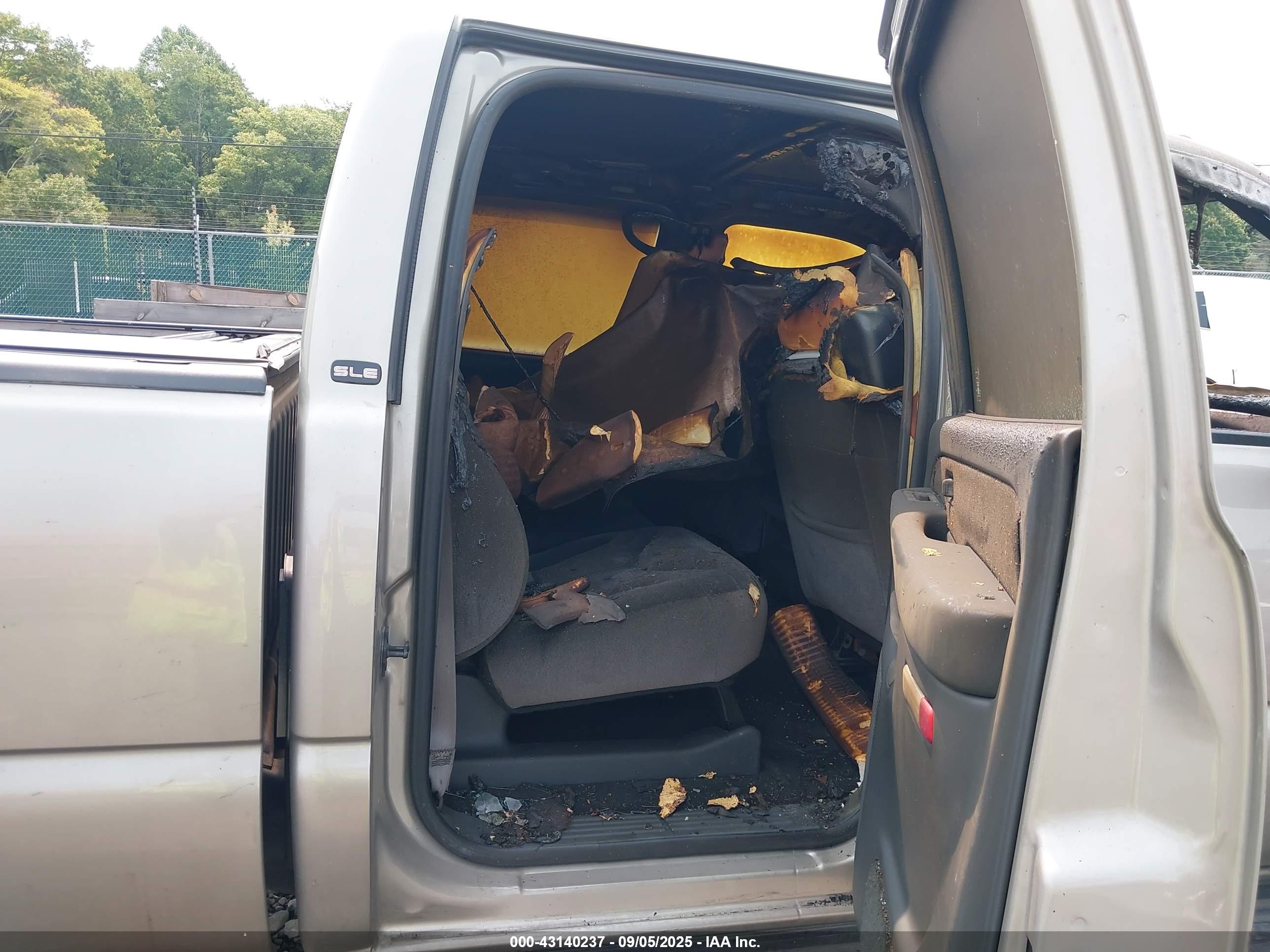 GMC SIERRA image 7
