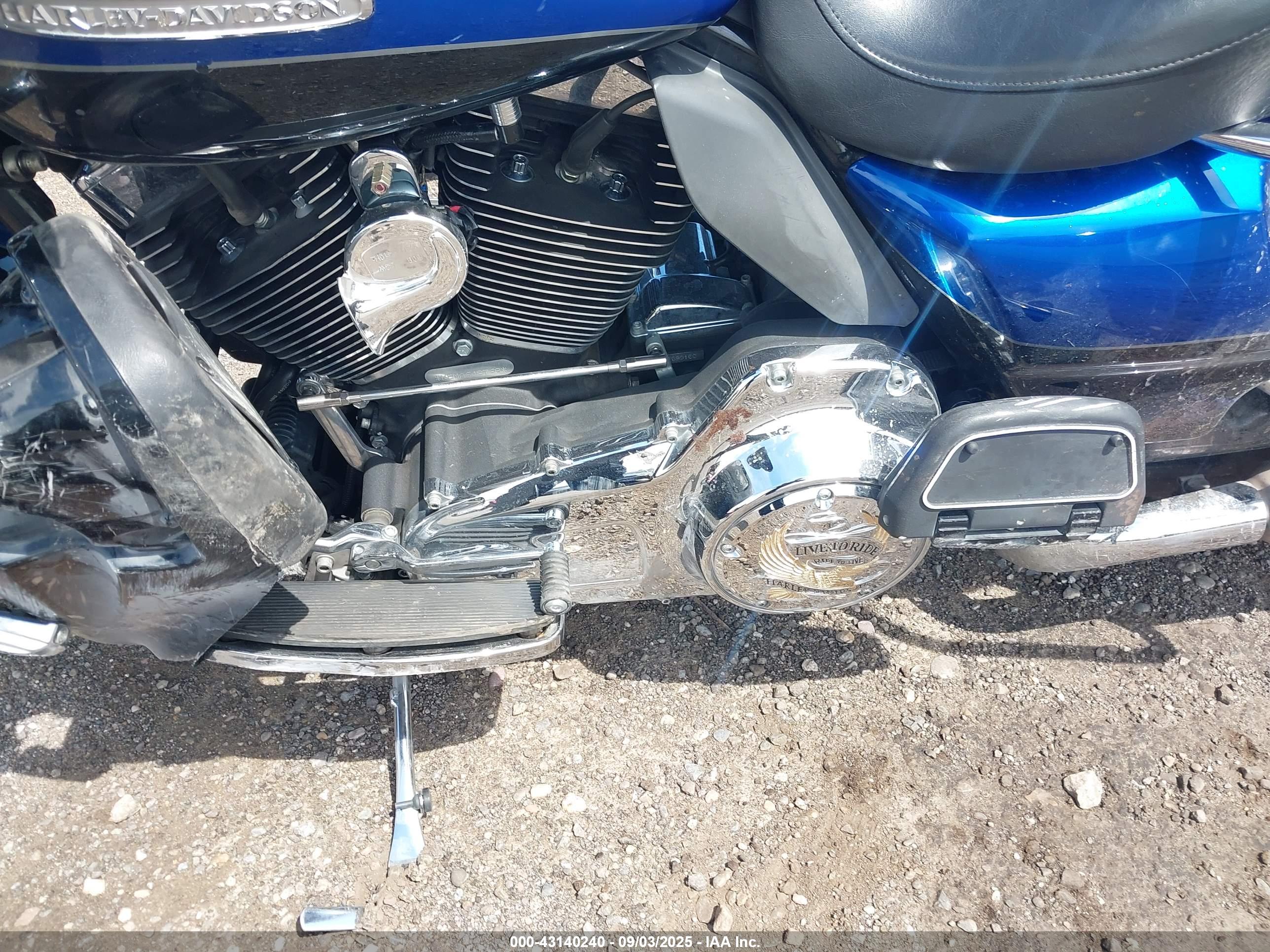 HARLEY-DAVIDSON FLHTK image 9