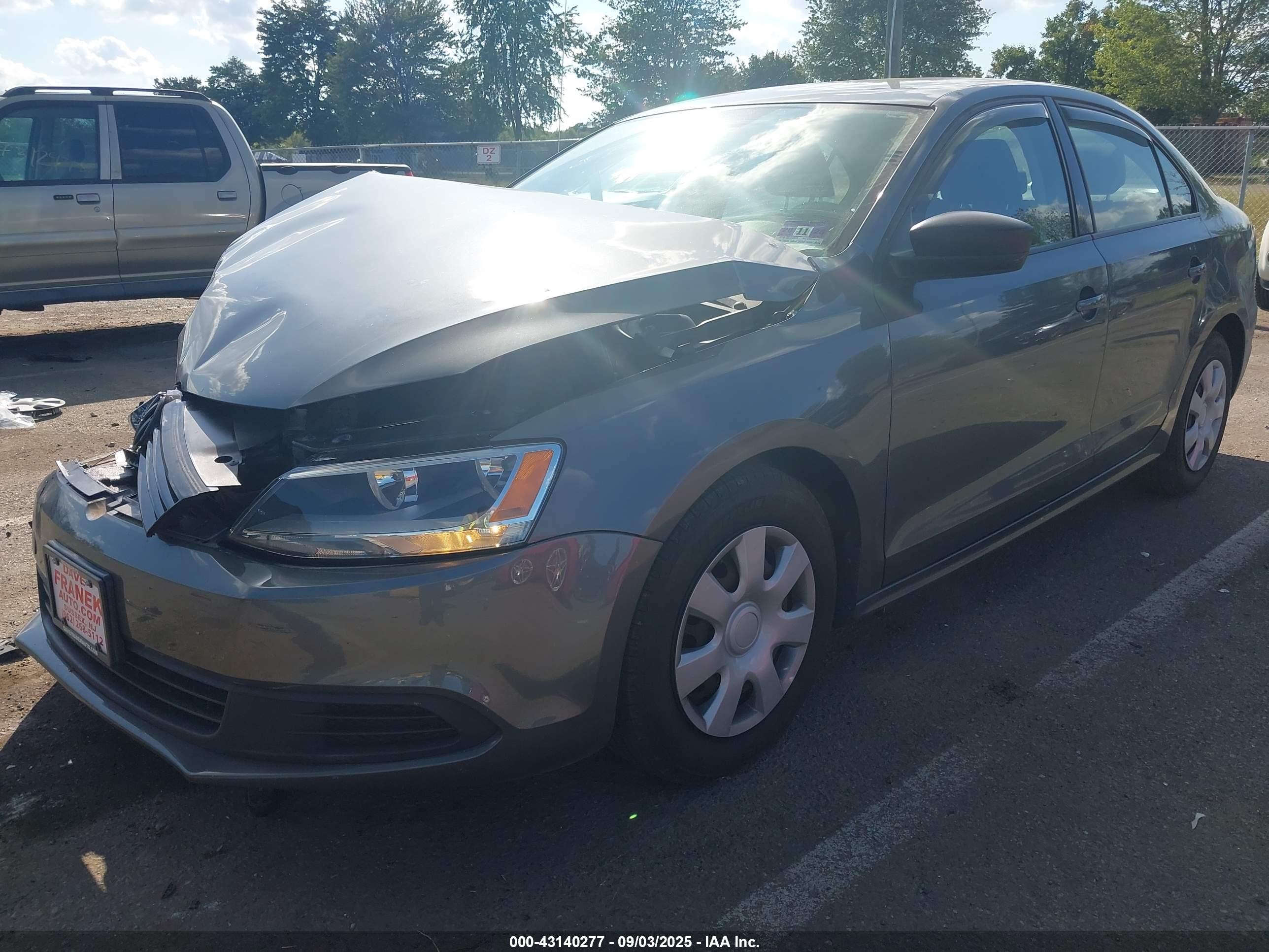 VOLKSWAGEN JETTA image 2