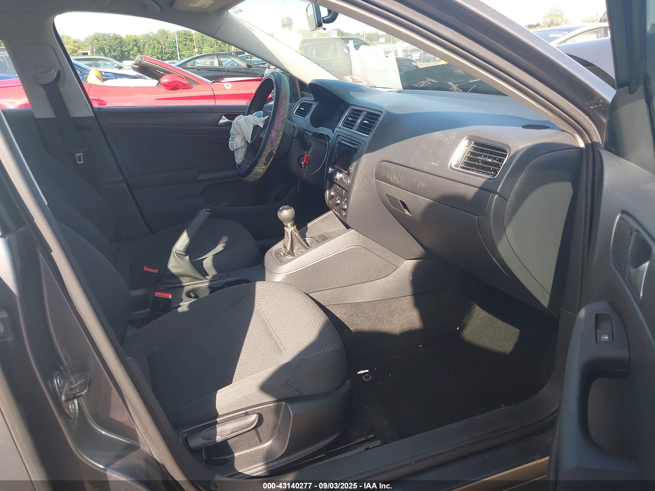 VOLKSWAGEN JETTA image 5