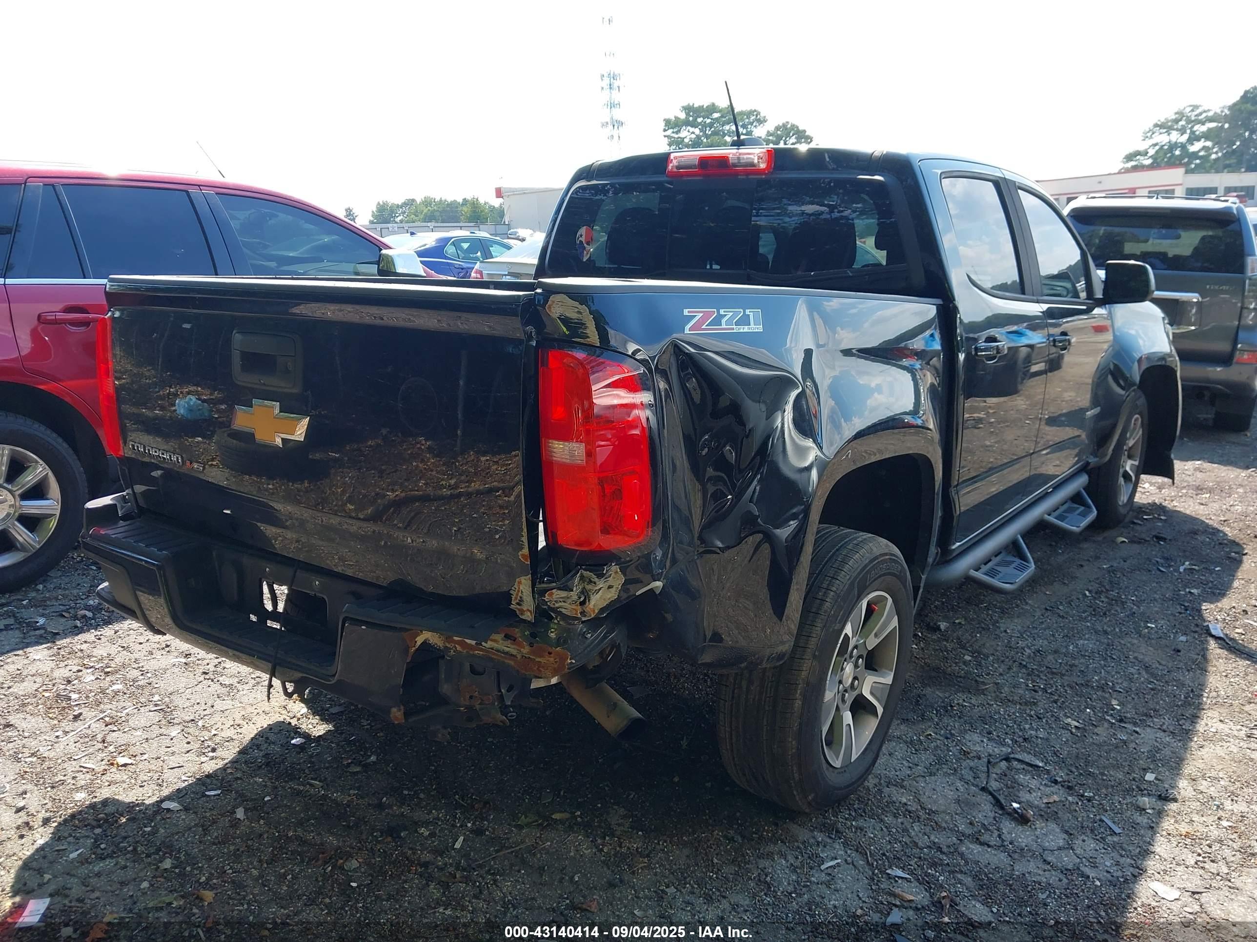 CHEVROLET COLORADO image 4