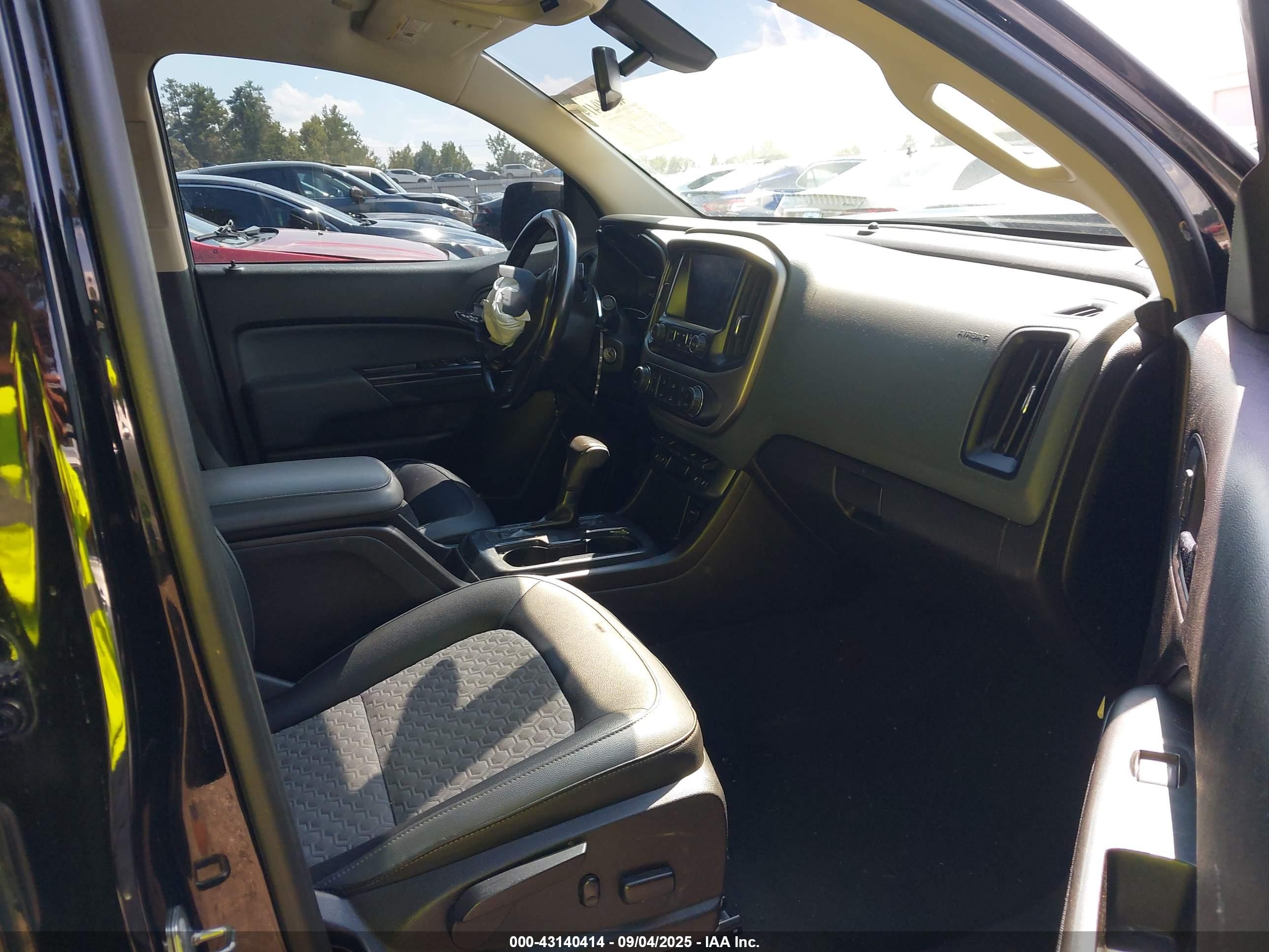 CHEVROLET COLORADO image 5