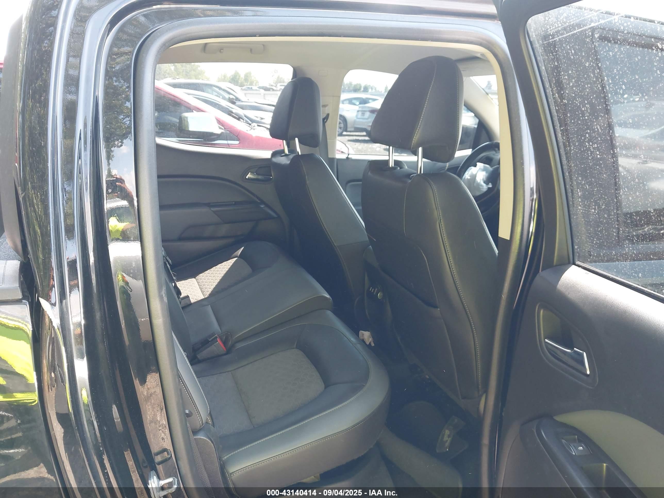 CHEVROLET COLORADO image 8