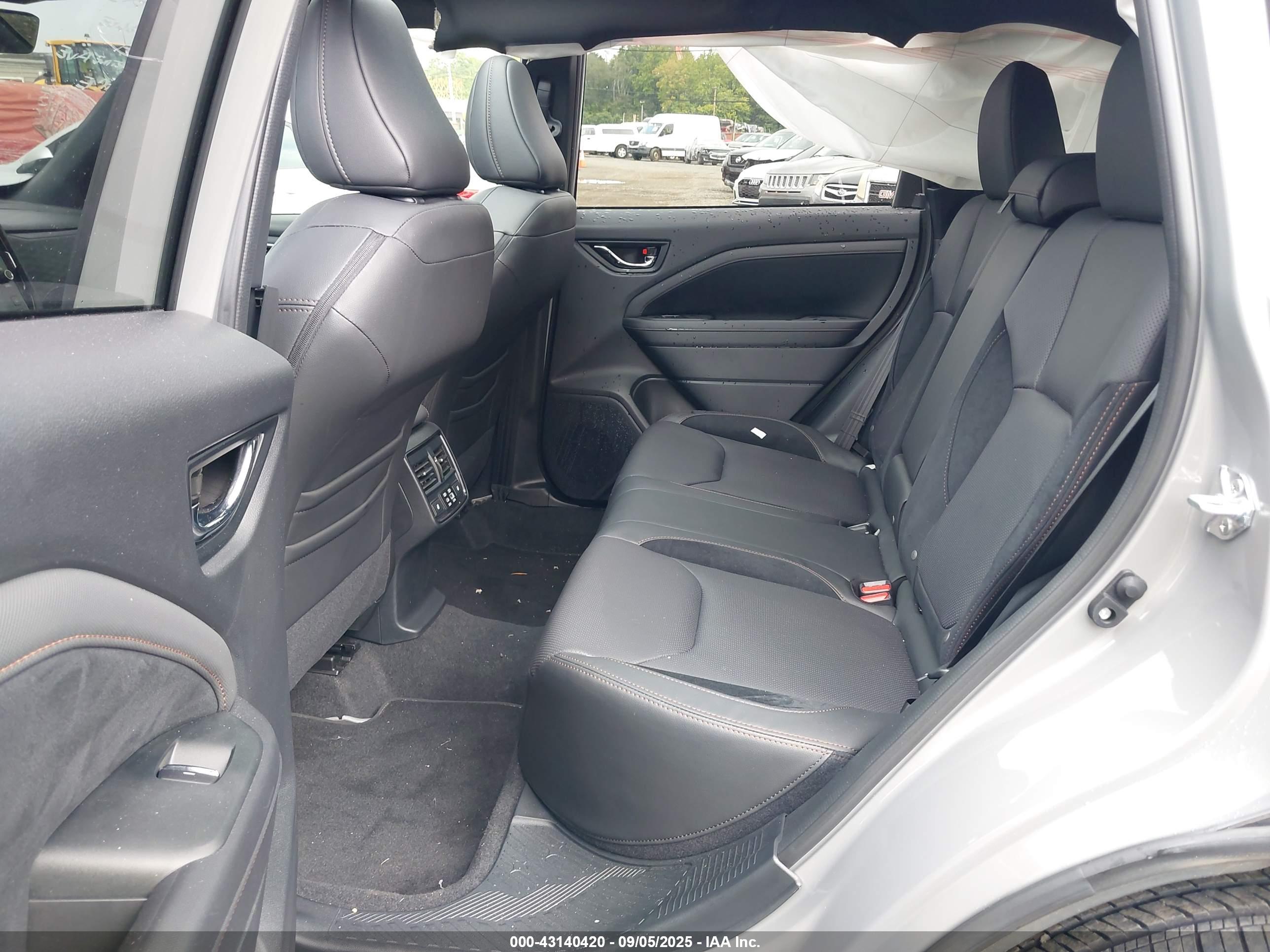 SUBARU FORESTER image 8