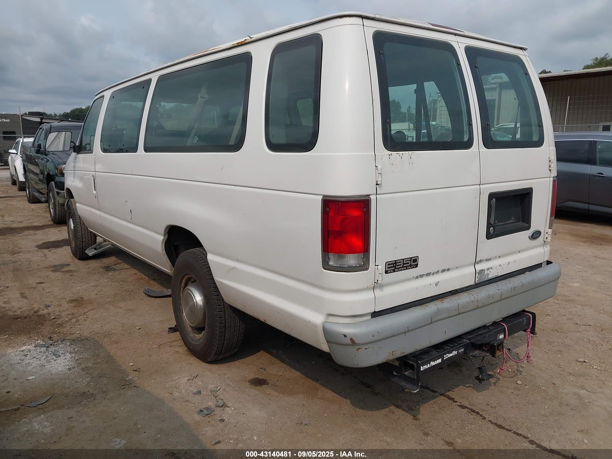 FORD E-350 image 3