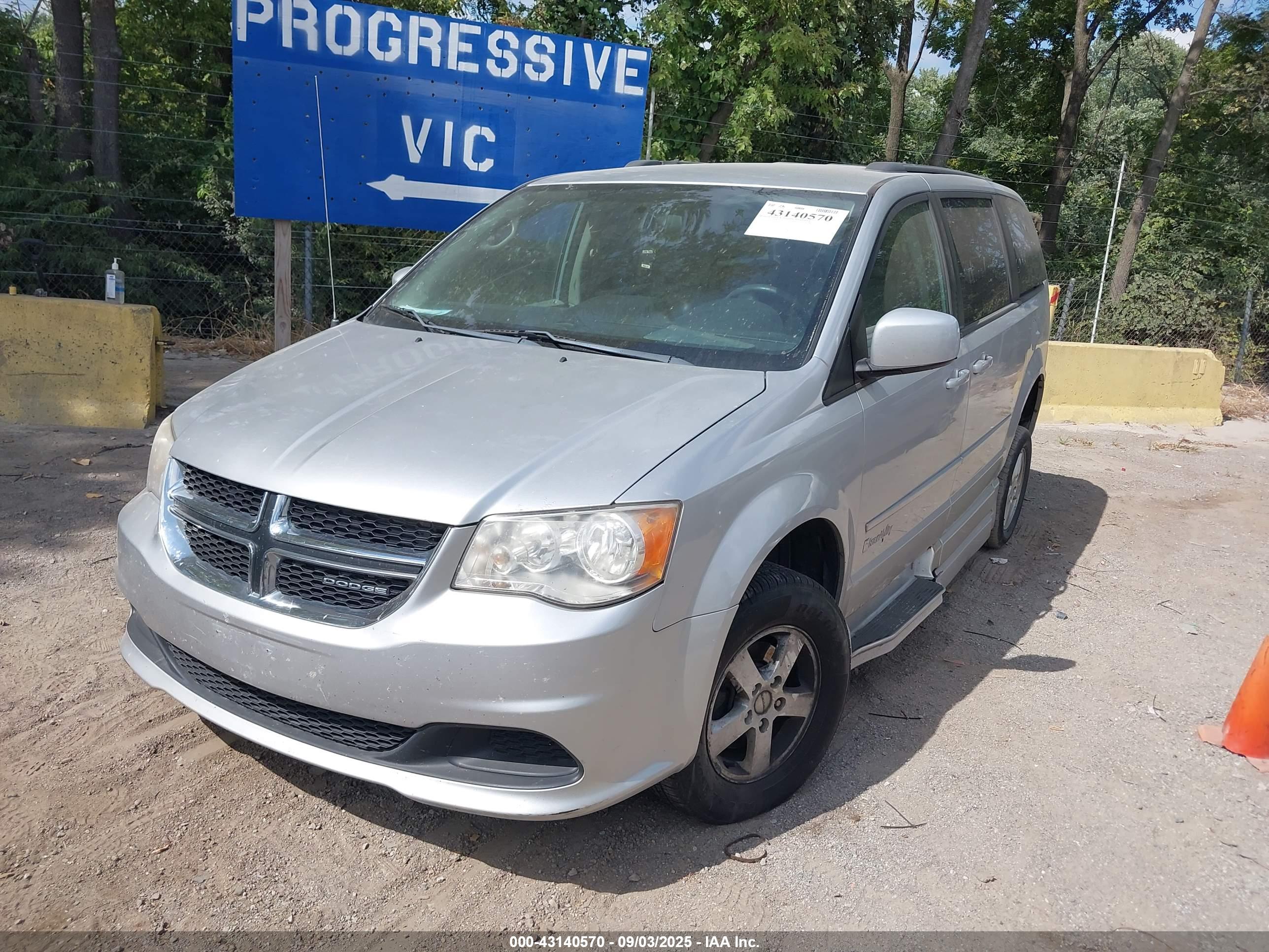DODGE GRAND image 2