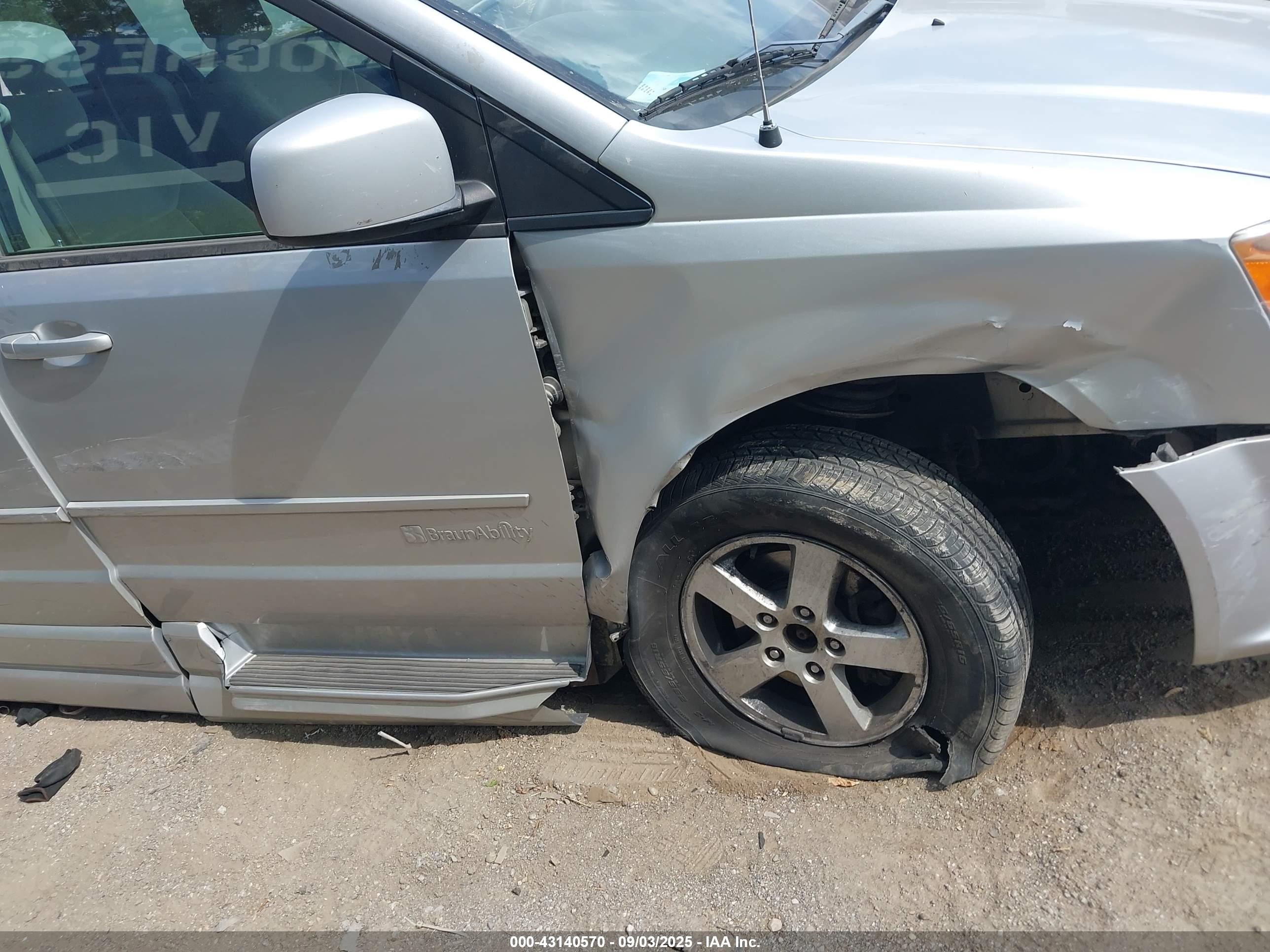 DODGE GRAND image 6
