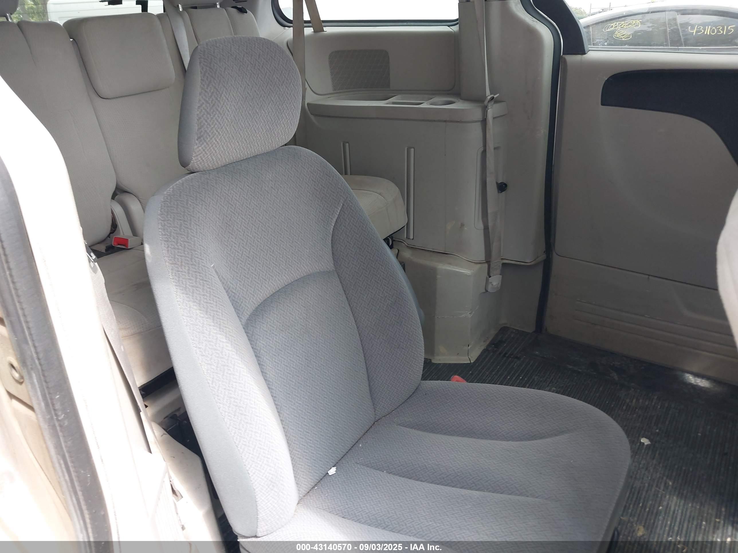 DODGE GRAND image 8