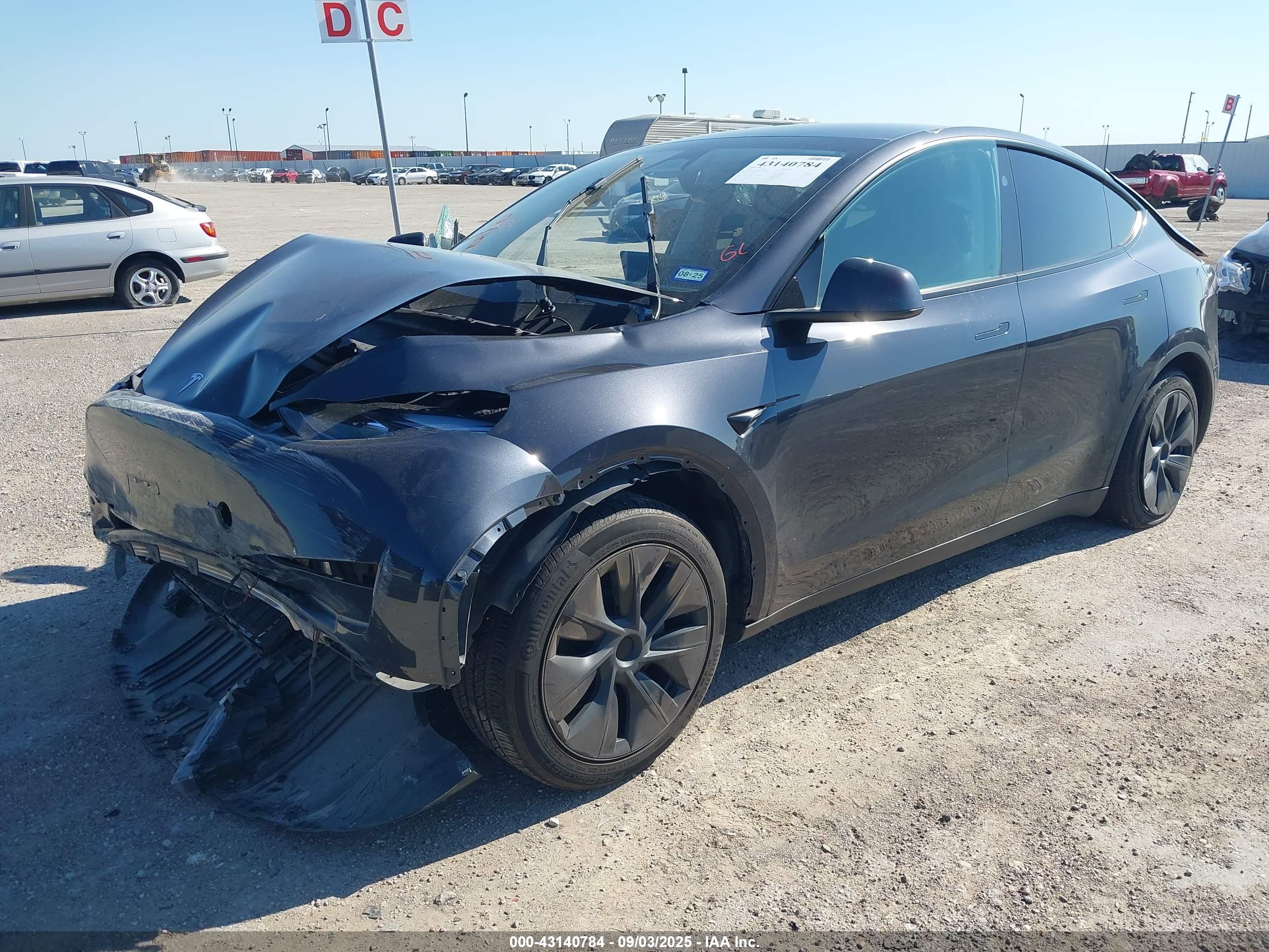 TESLA MODEL image 2