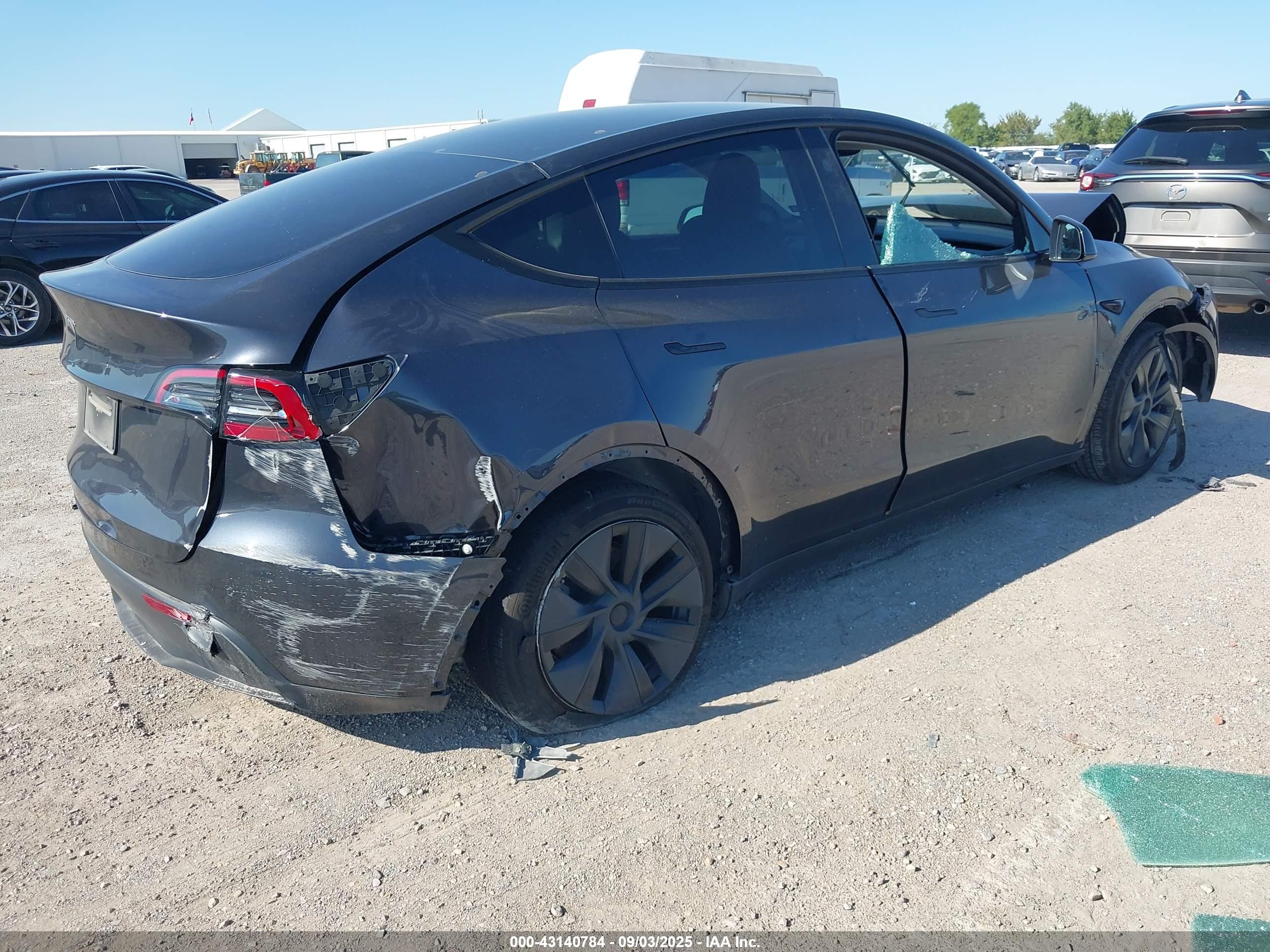 TESLA MODEL image 4