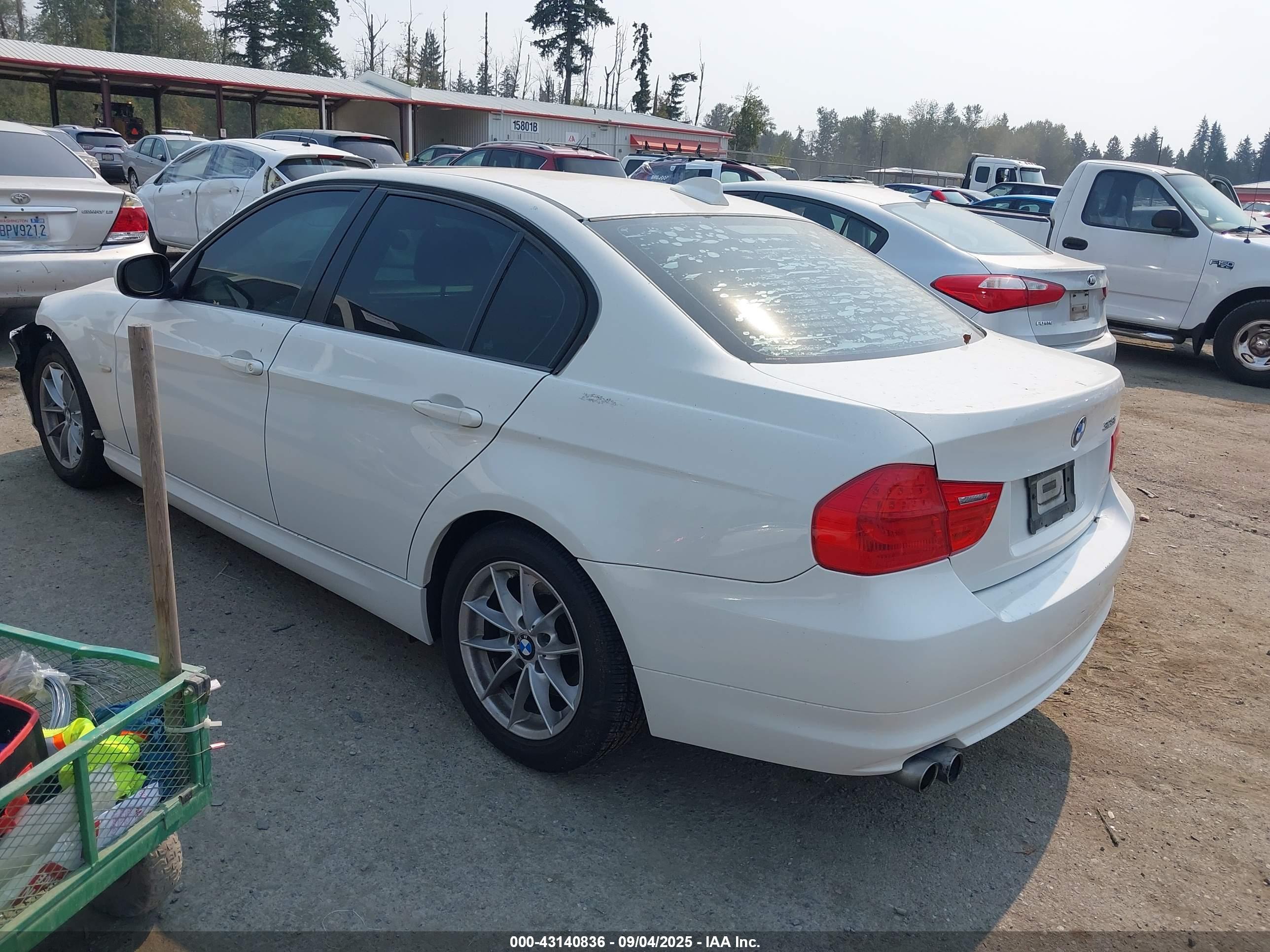 BMW 328I image 3