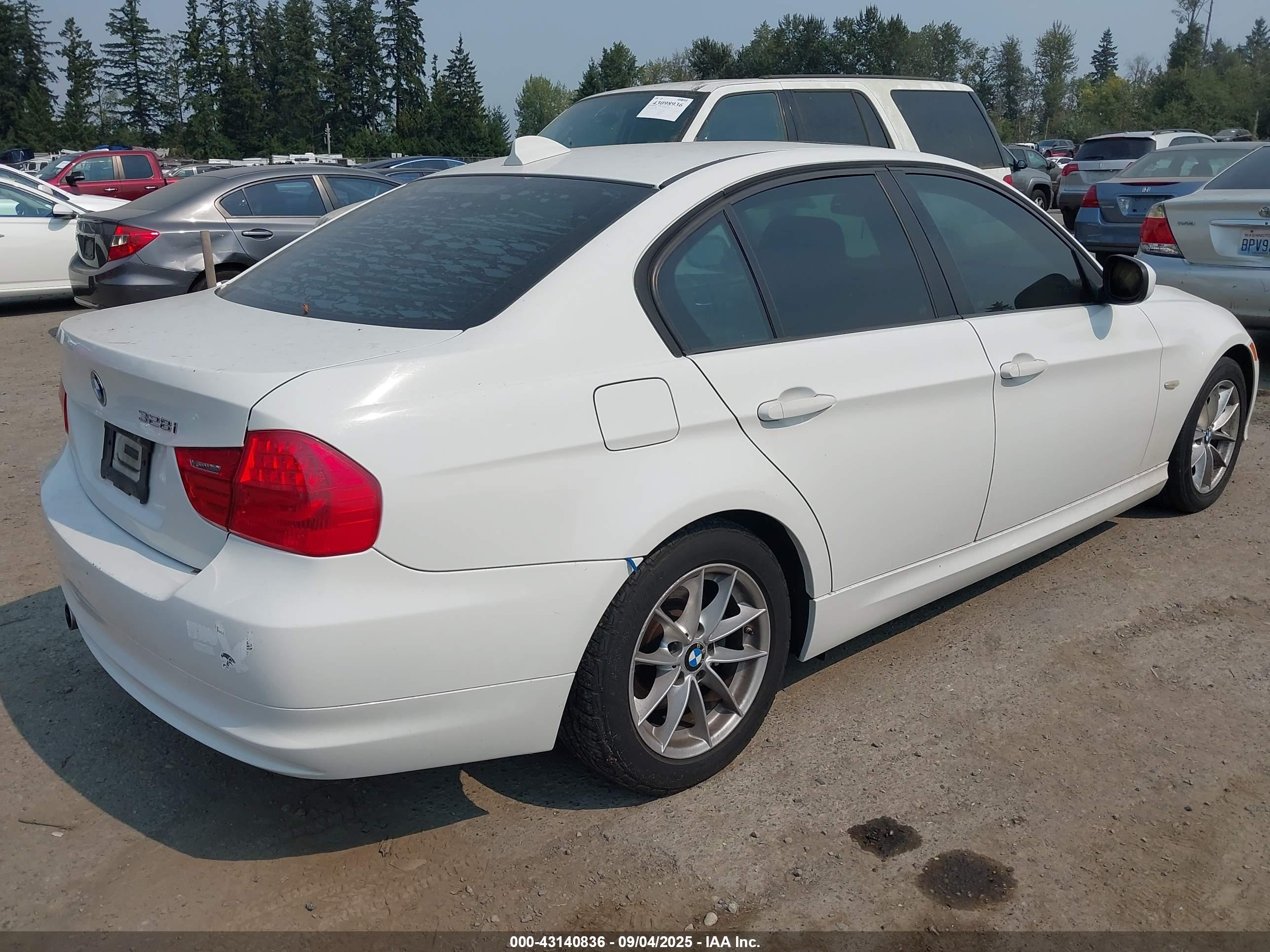 BMW 328I image 4