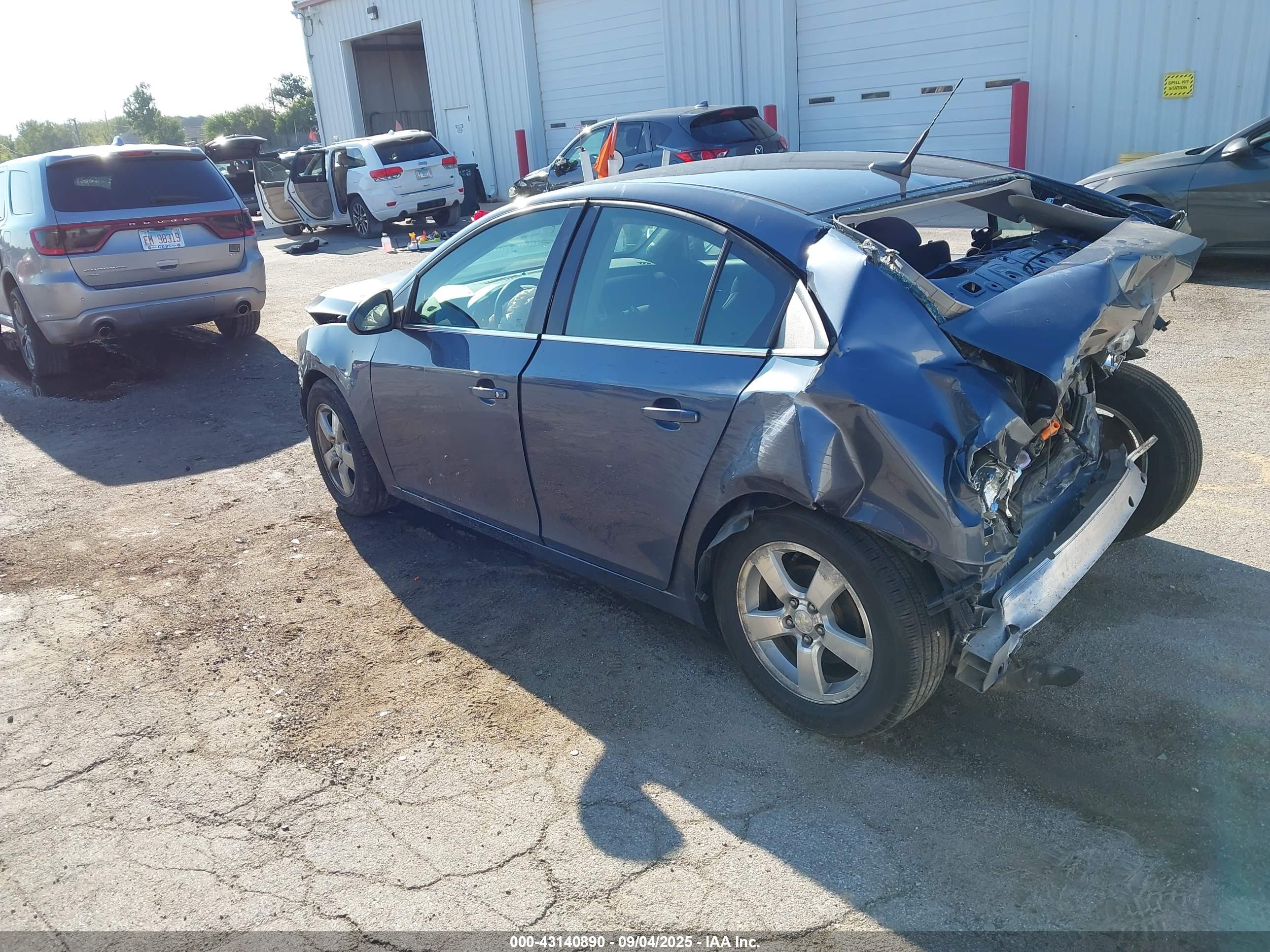 CHEVROLET CRUZE image 3