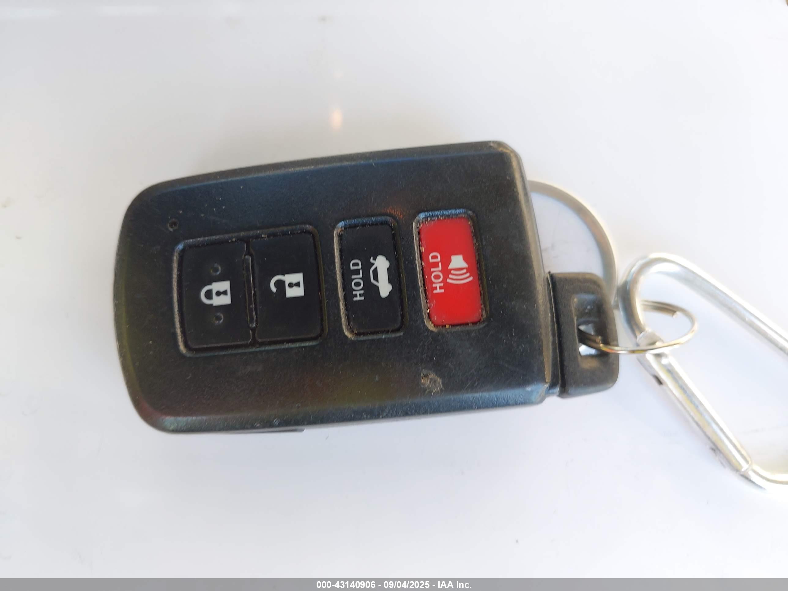 TOYOTA CAMRY image 11