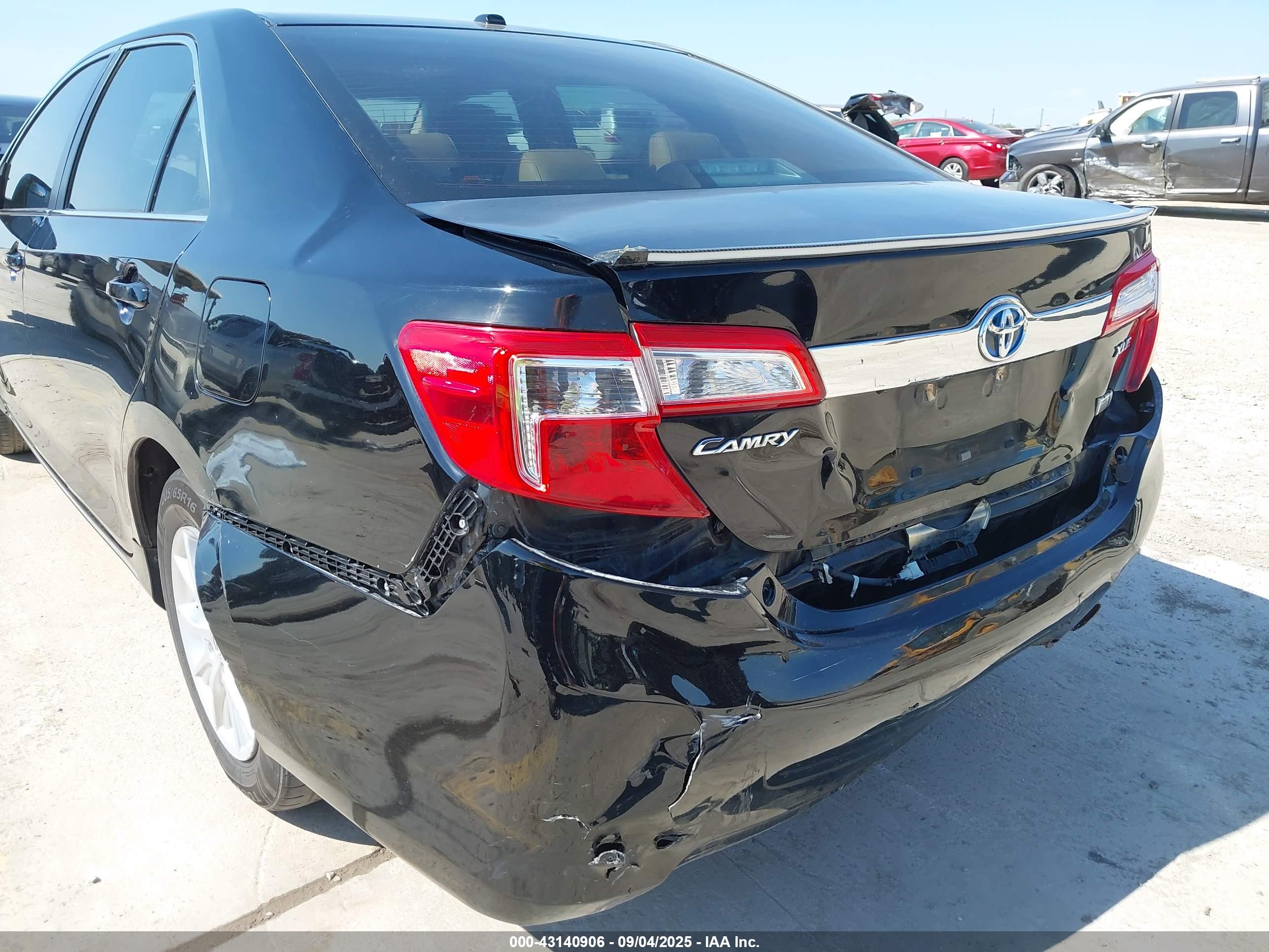 TOYOTA CAMRY image 6