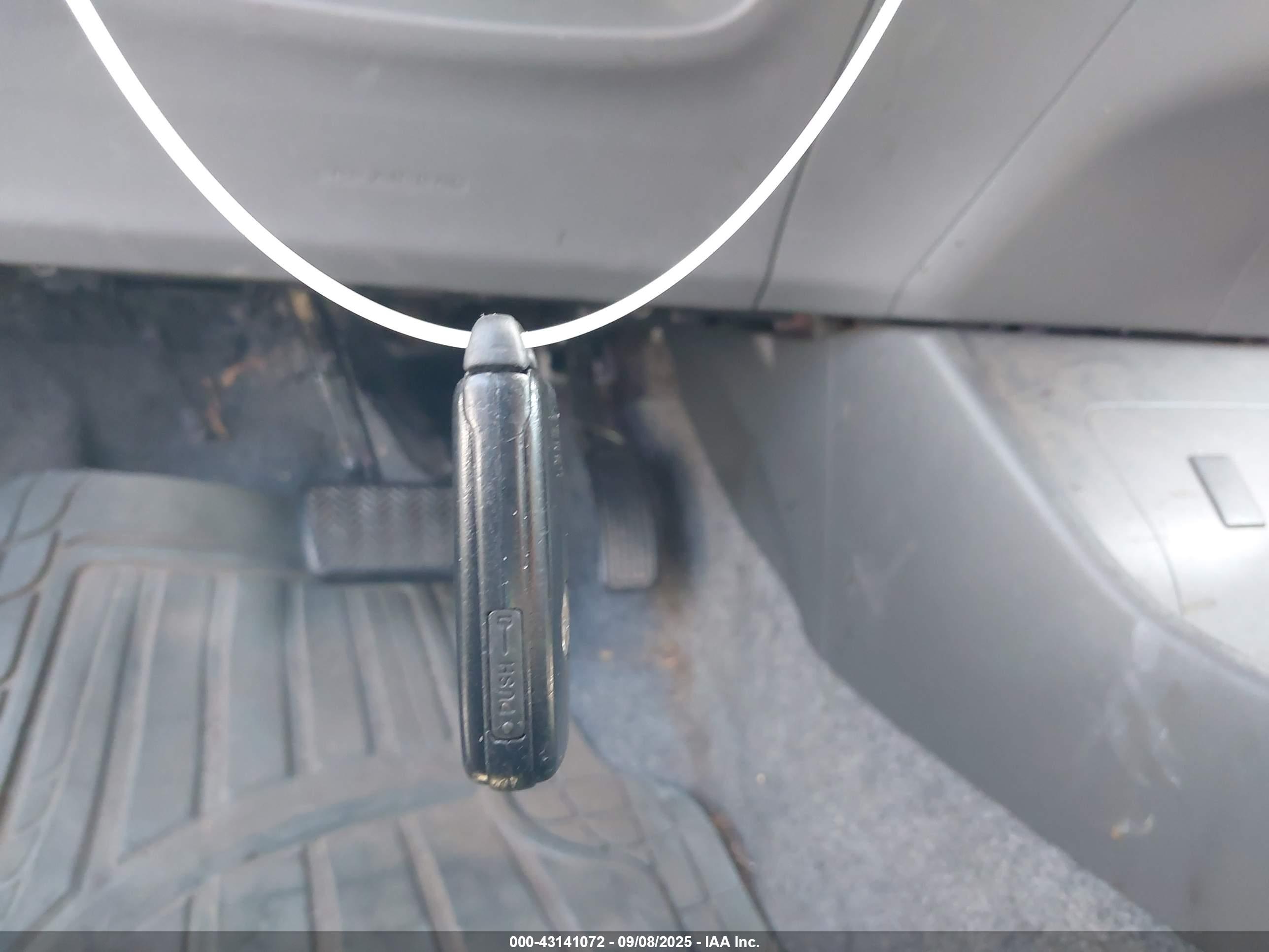 TOYOTA PRIUS image 11