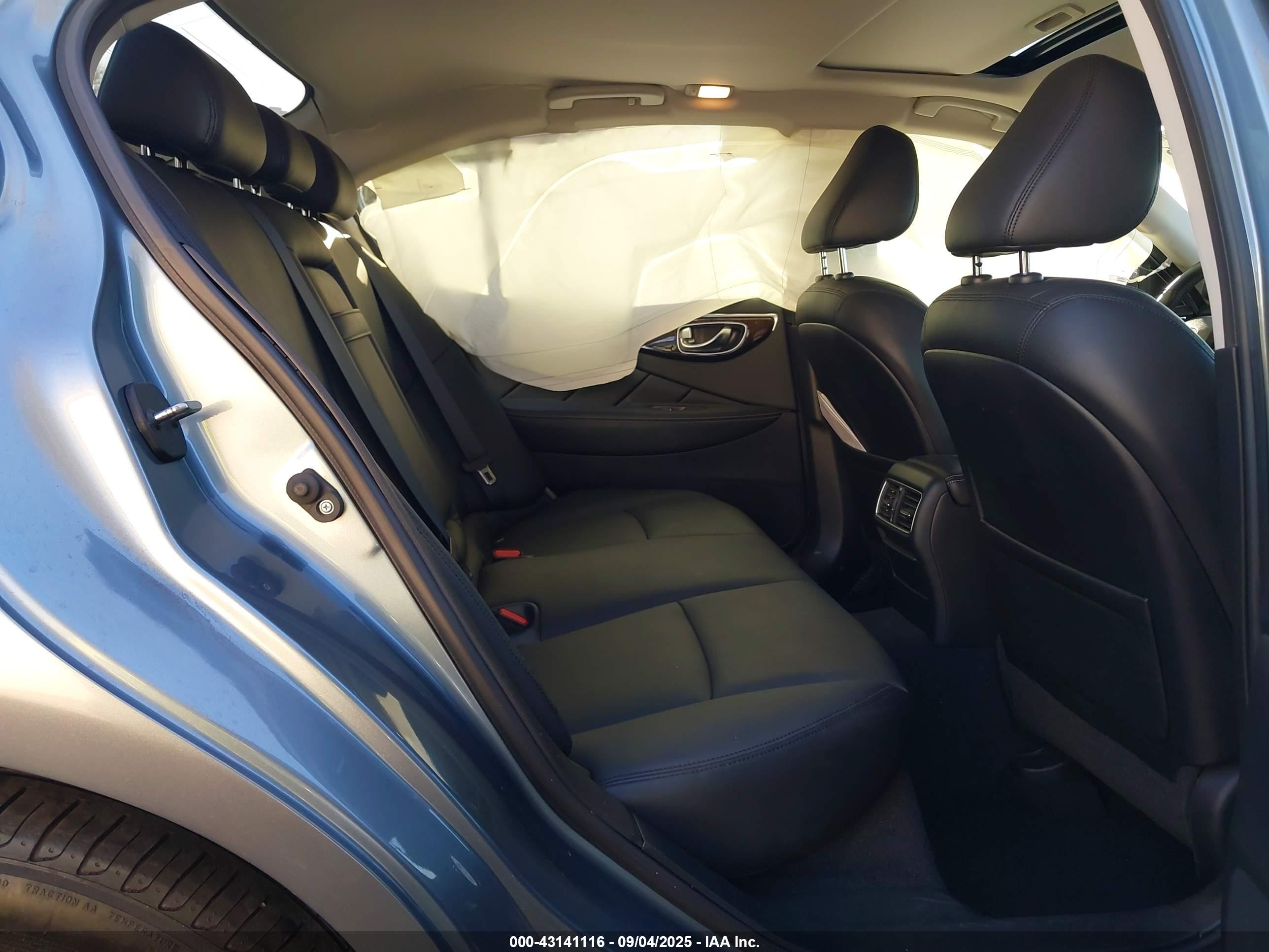 INFINITI Q50 image 8