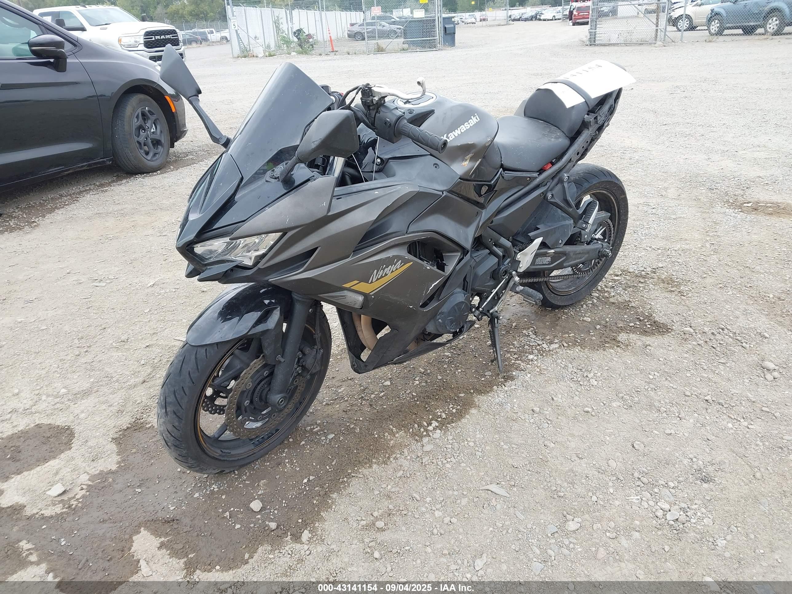 KAWASAKI EX650 image 2