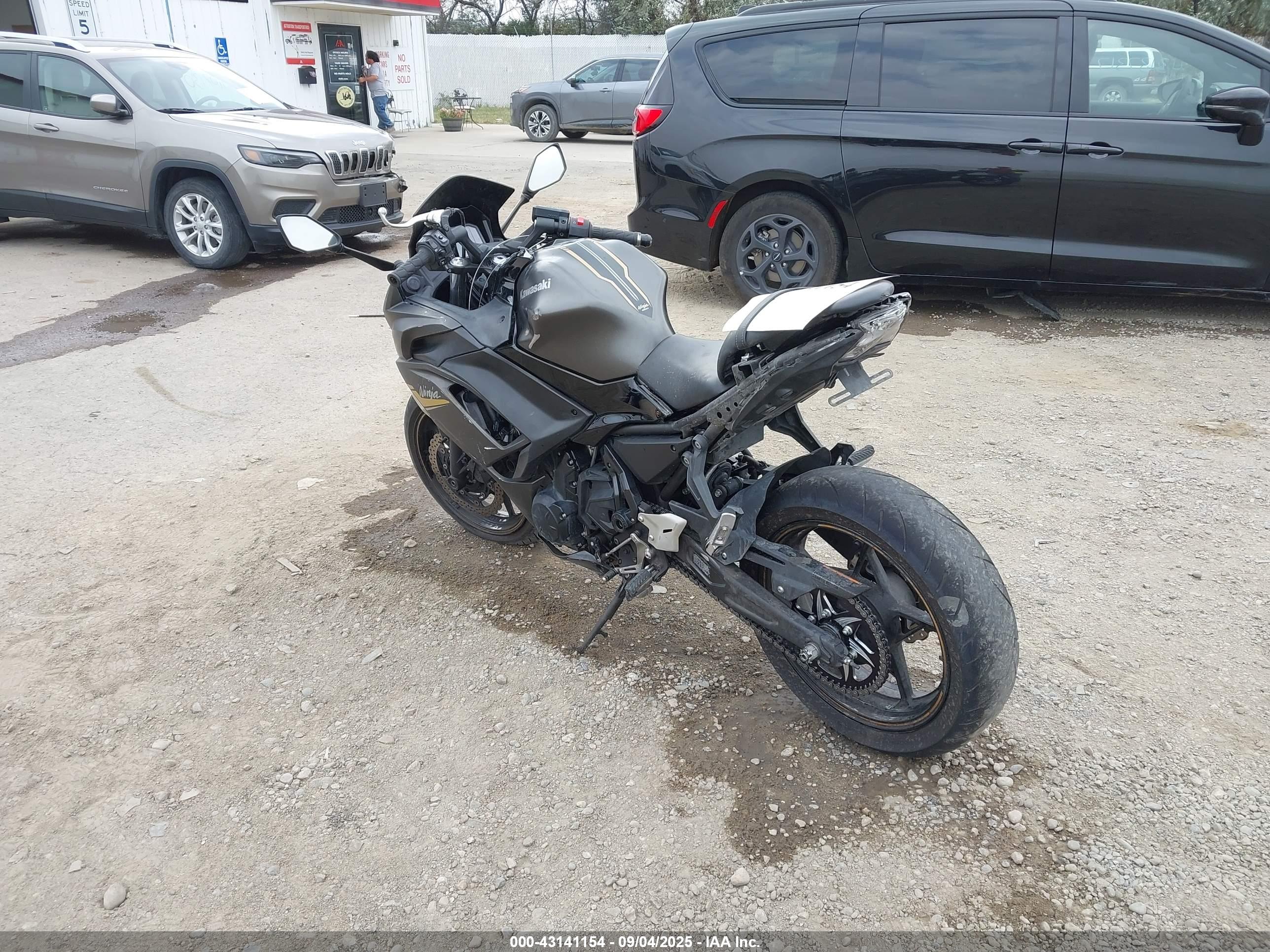 KAWASAKI EX650 image 3
