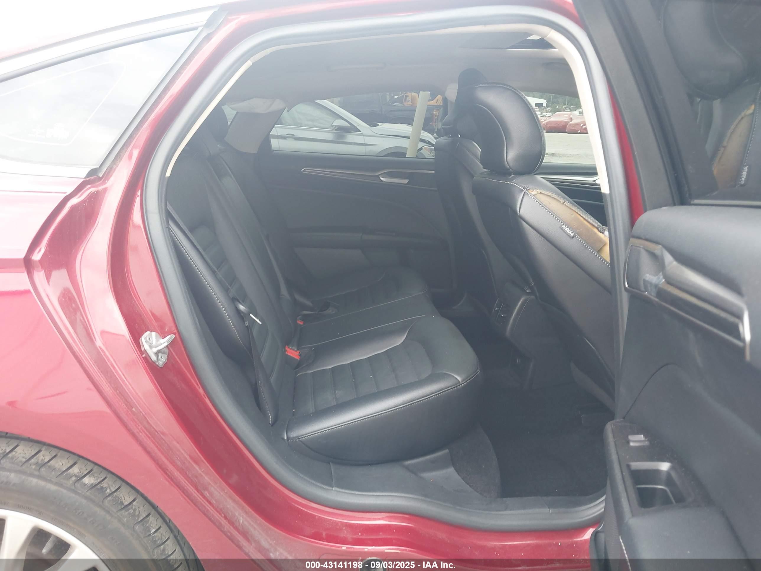 FORD FUSION image 8