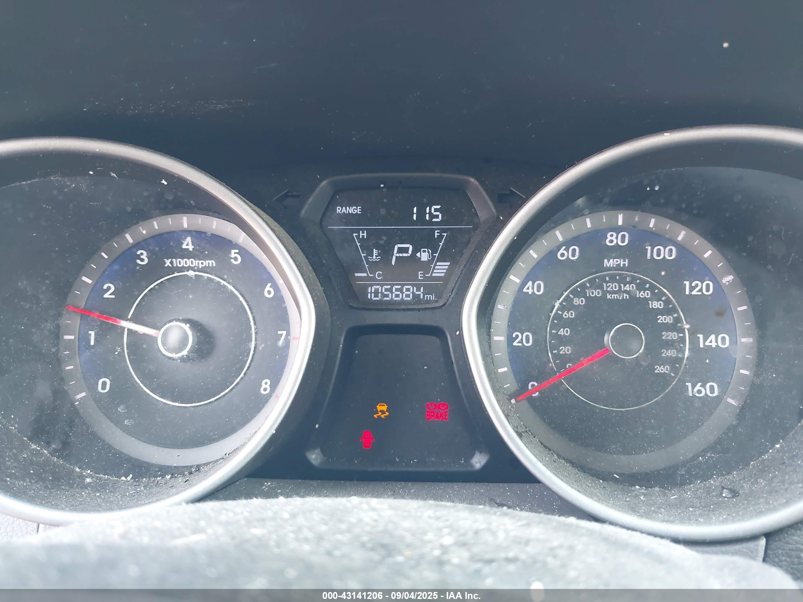 HYUNDAI ELANTRA image 7