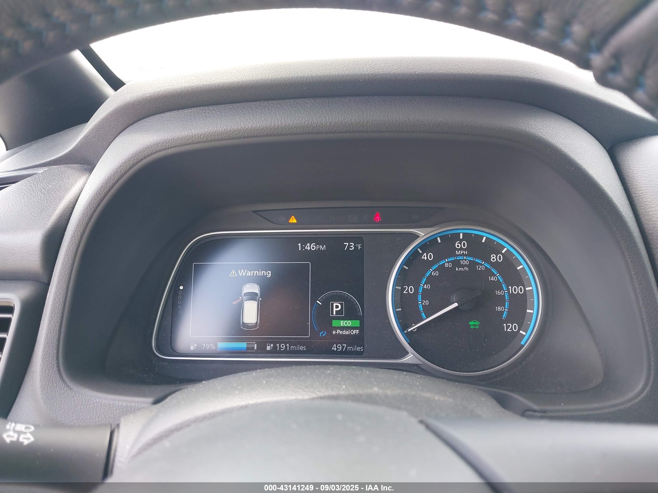 NISSAN LEAF image 7
