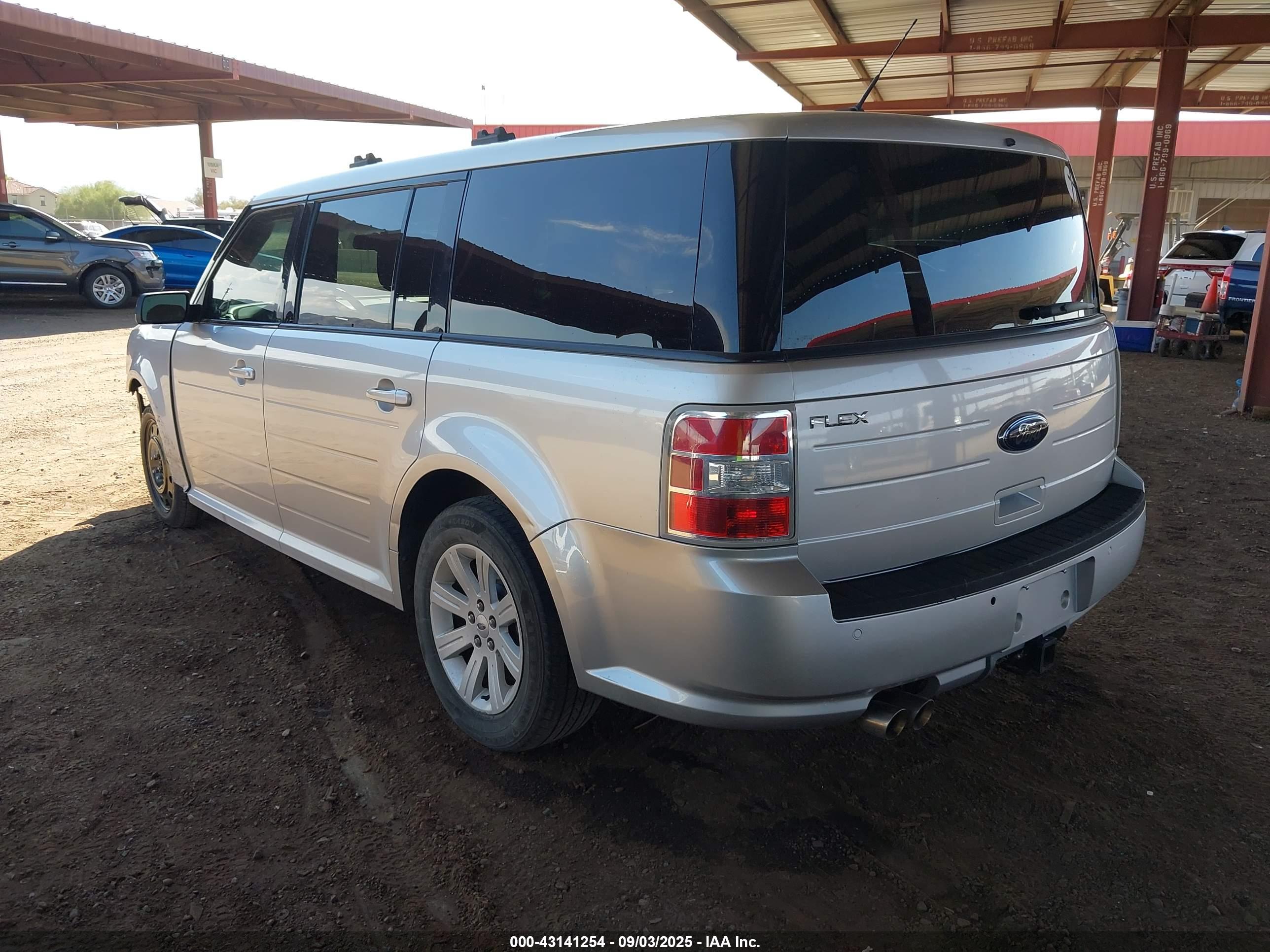 FORD FLEX image 3