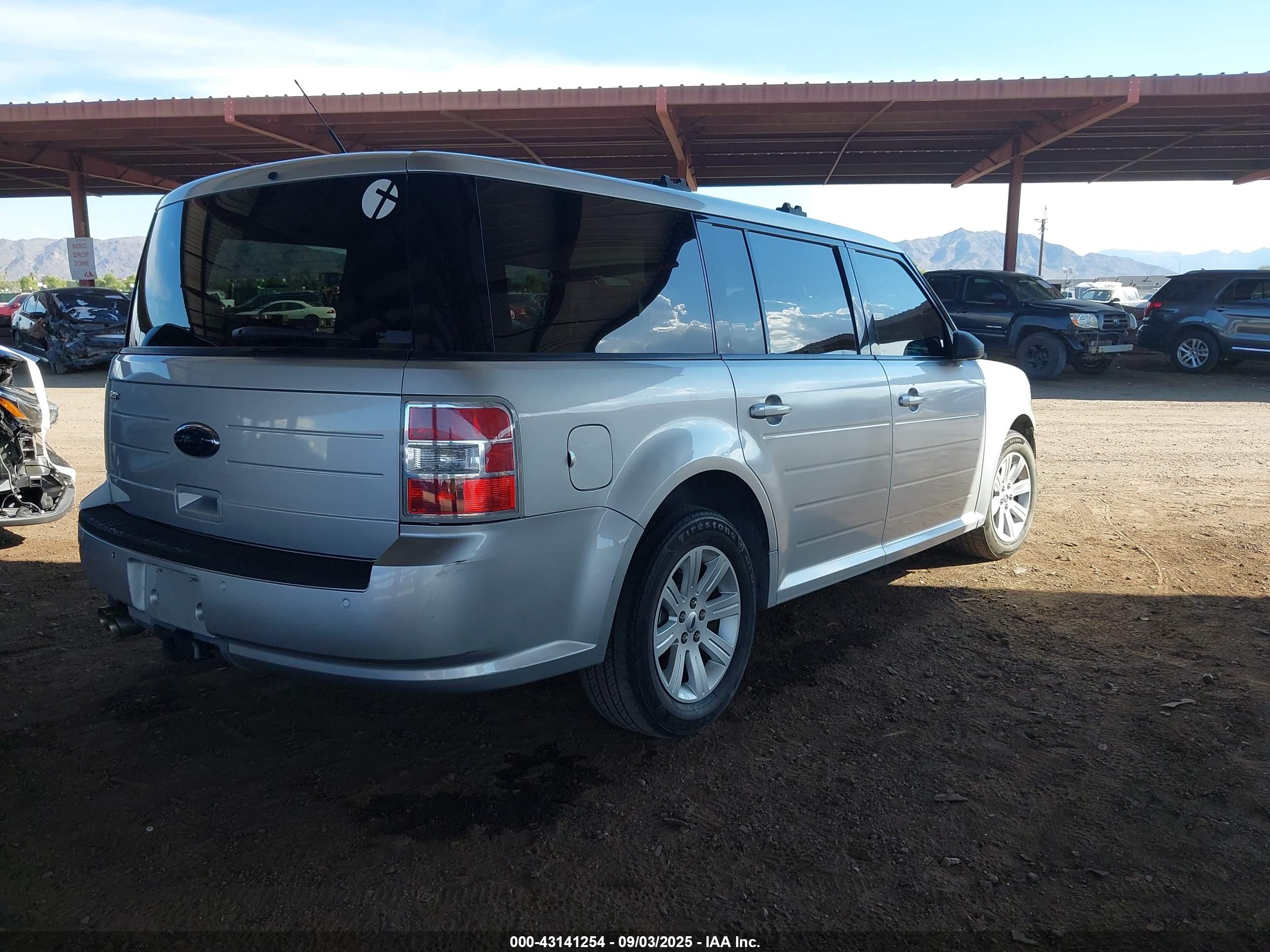 FORD FLEX image 4