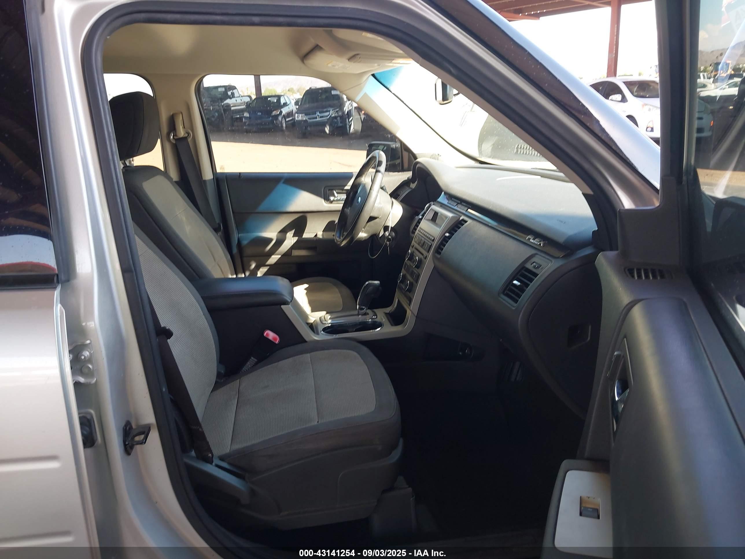 FORD FLEX image 5