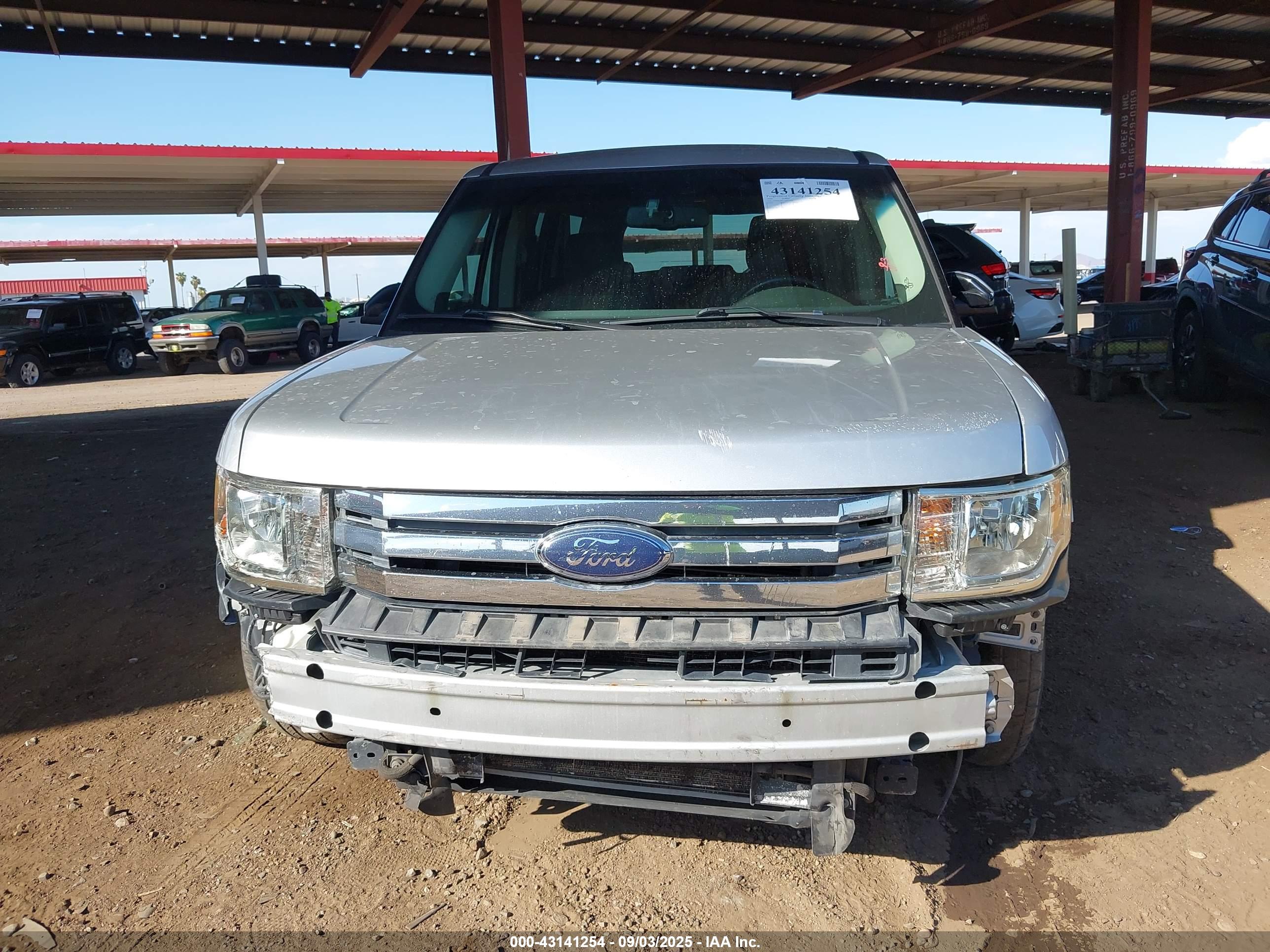 FORD FLEX image 6