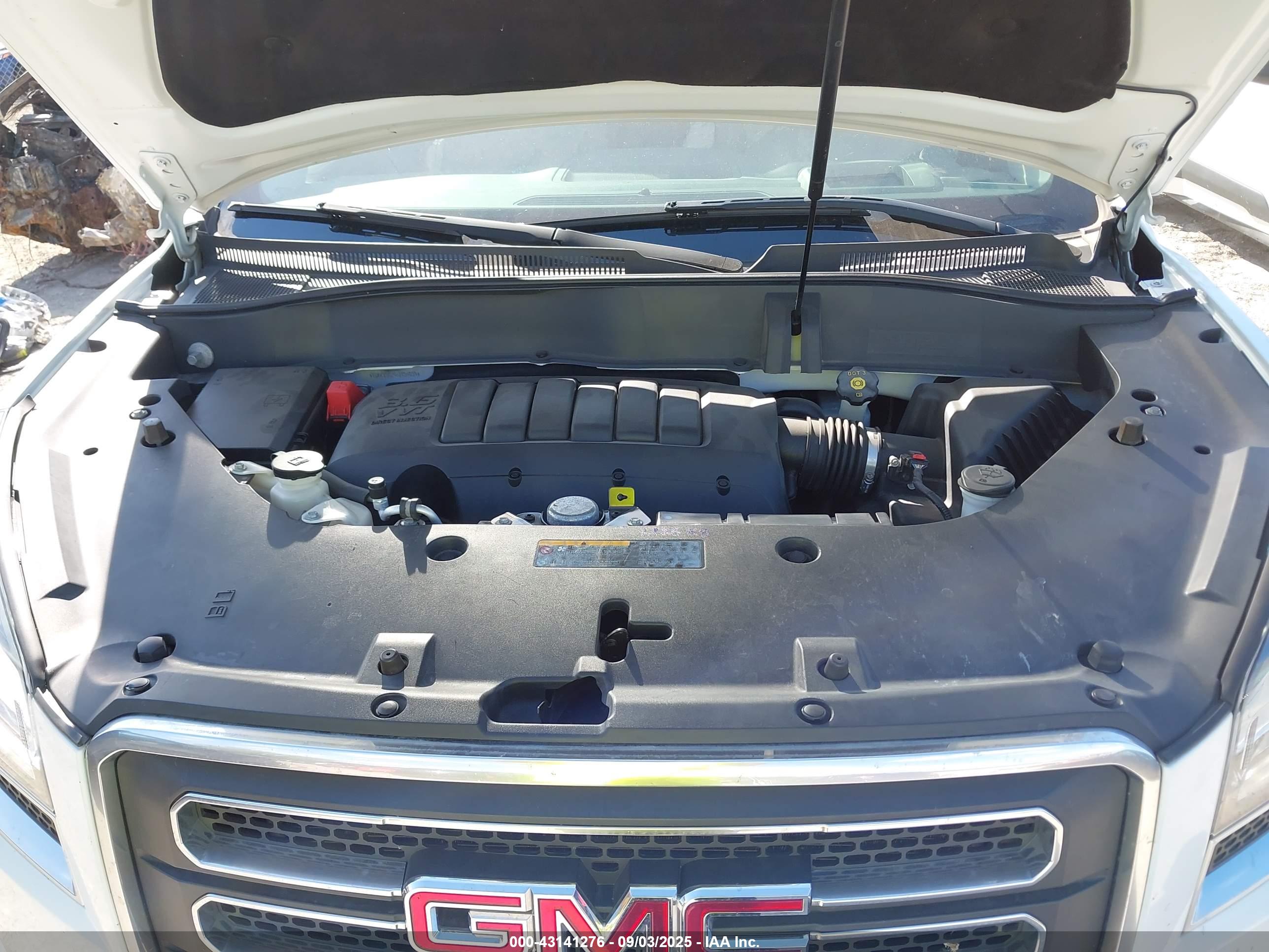 GMC ACADIA image 10