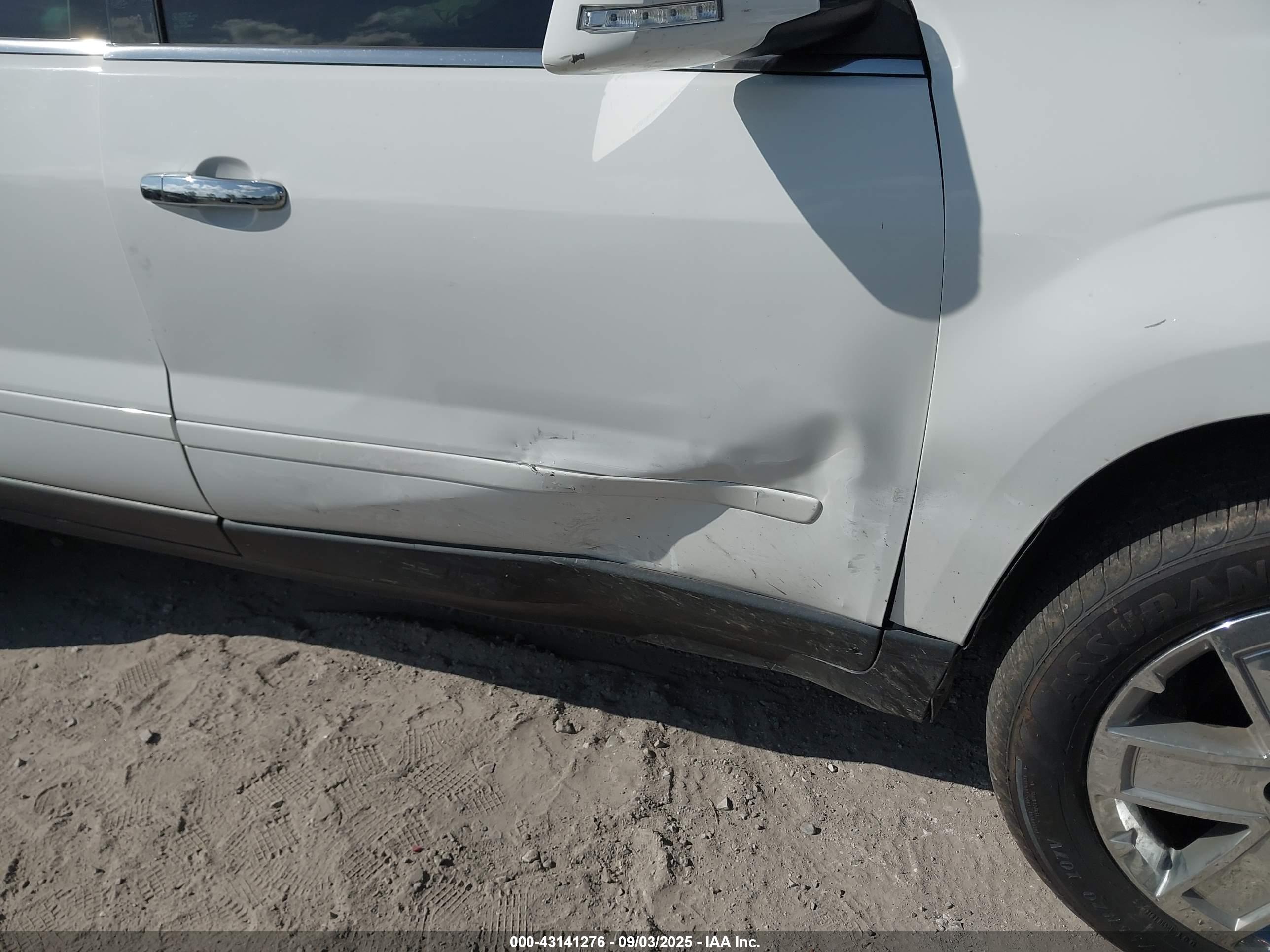 GMC ACADIA image 6
