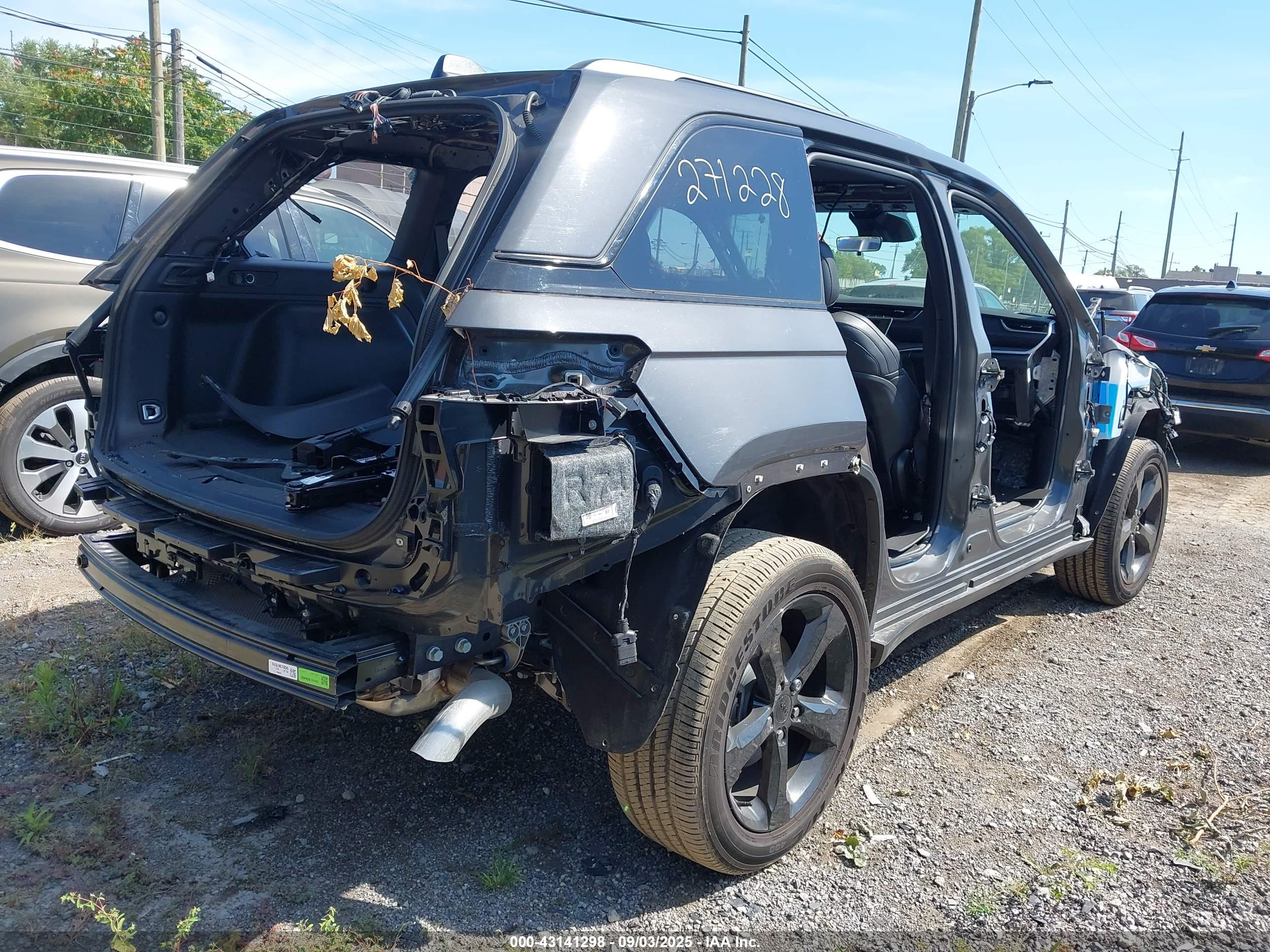 JEEP GRAND image 4
