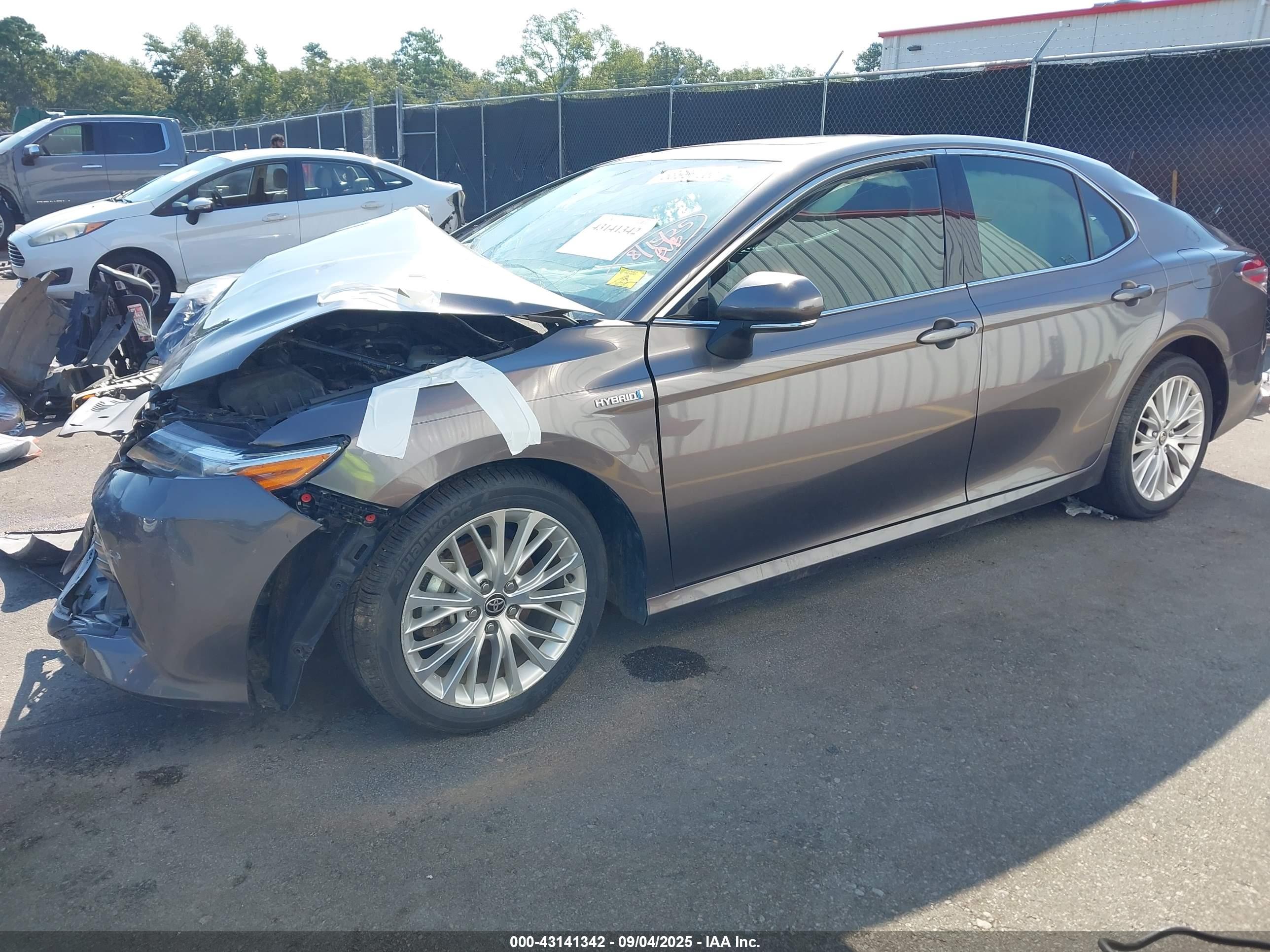 TOYOTA CAMRY image 2