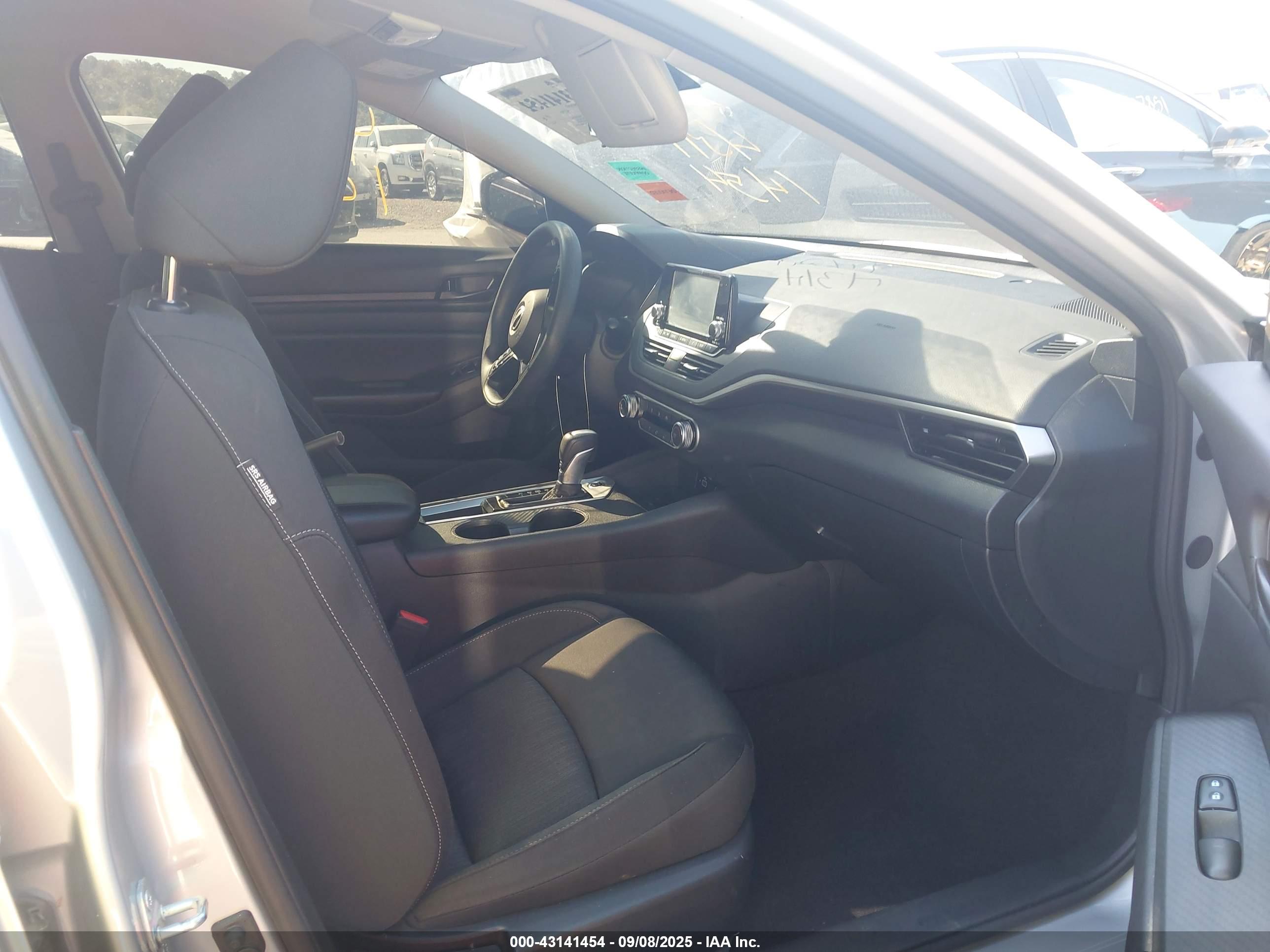 NISSAN ALTIMA image 5