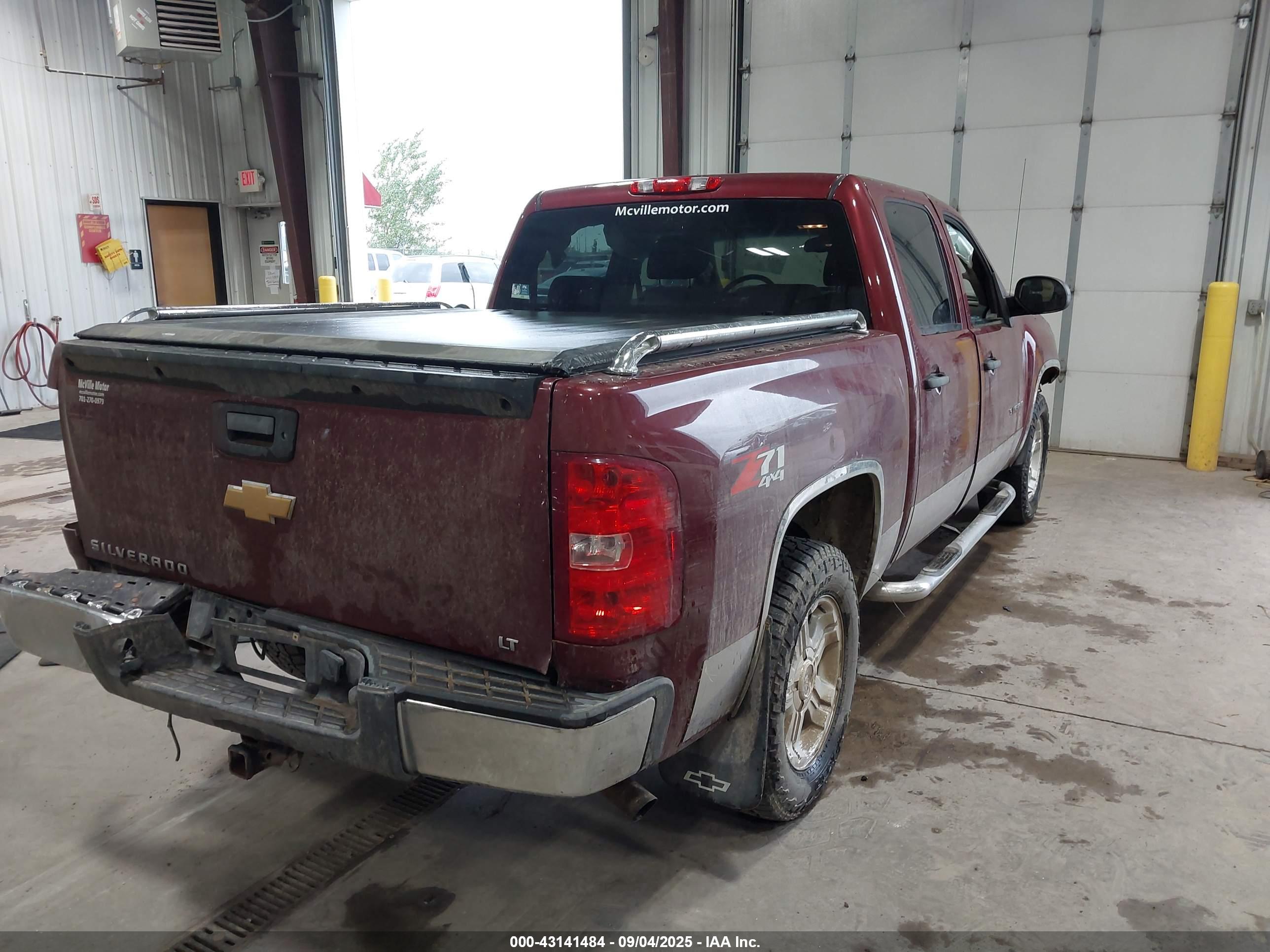 CHEVROLET SILVERADO image 4