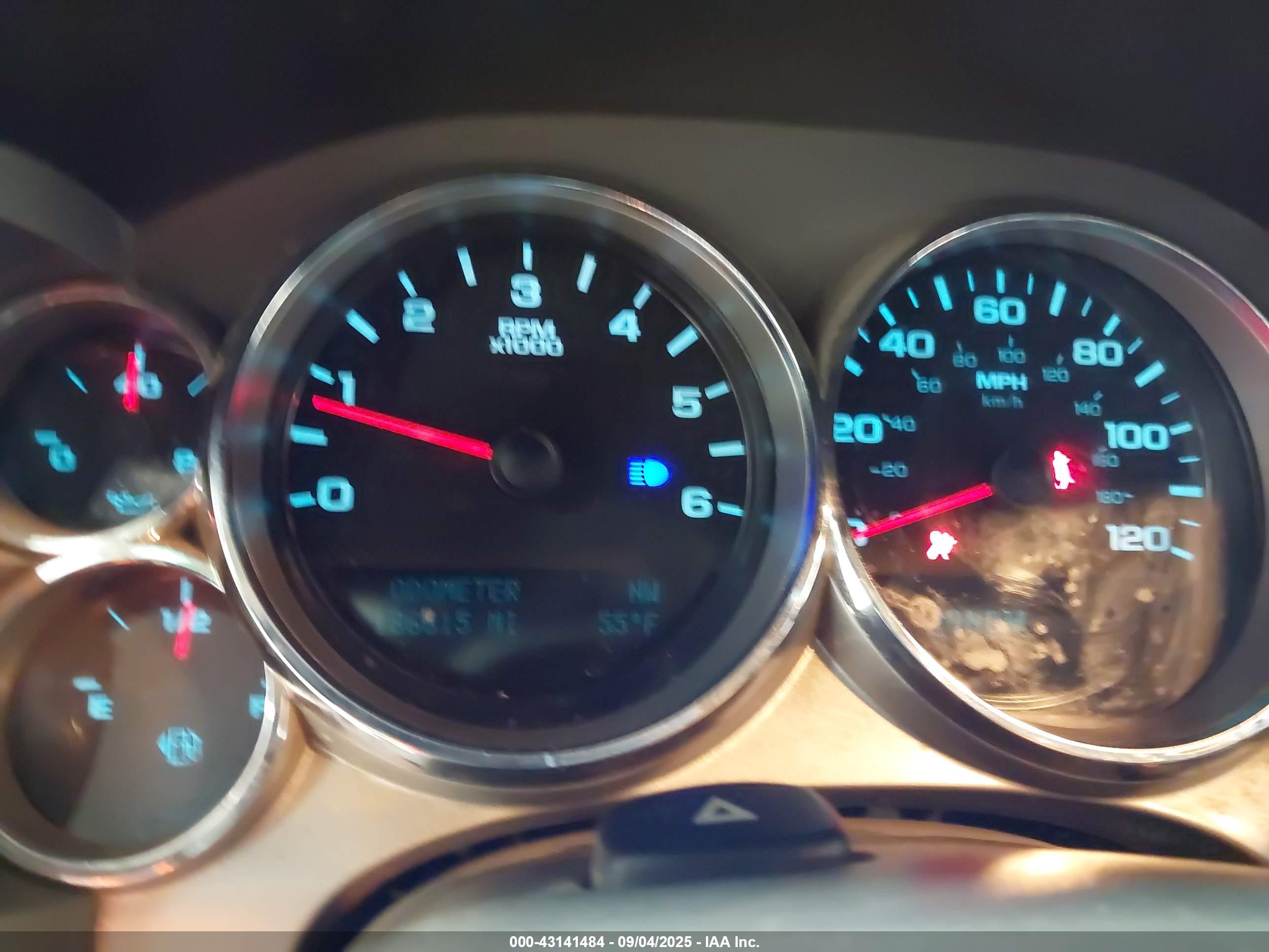 CHEVROLET SILVERADO image 7