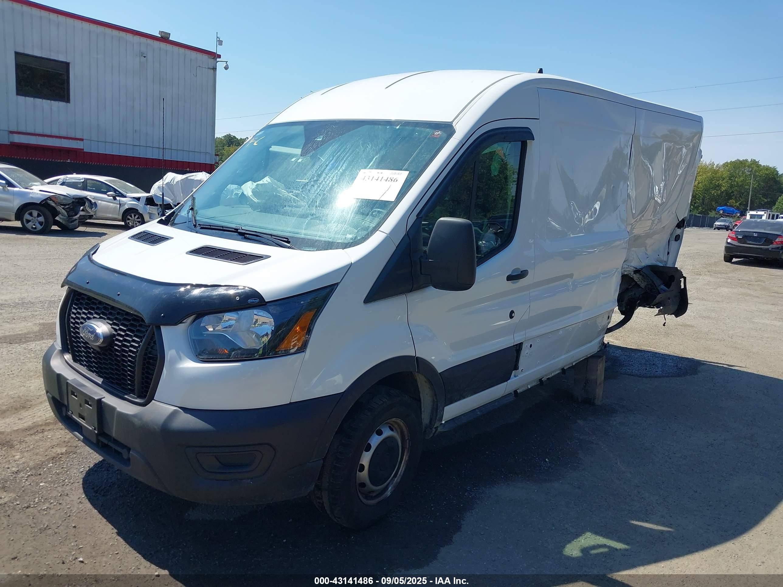 FORD TRANSIT-250 image 2