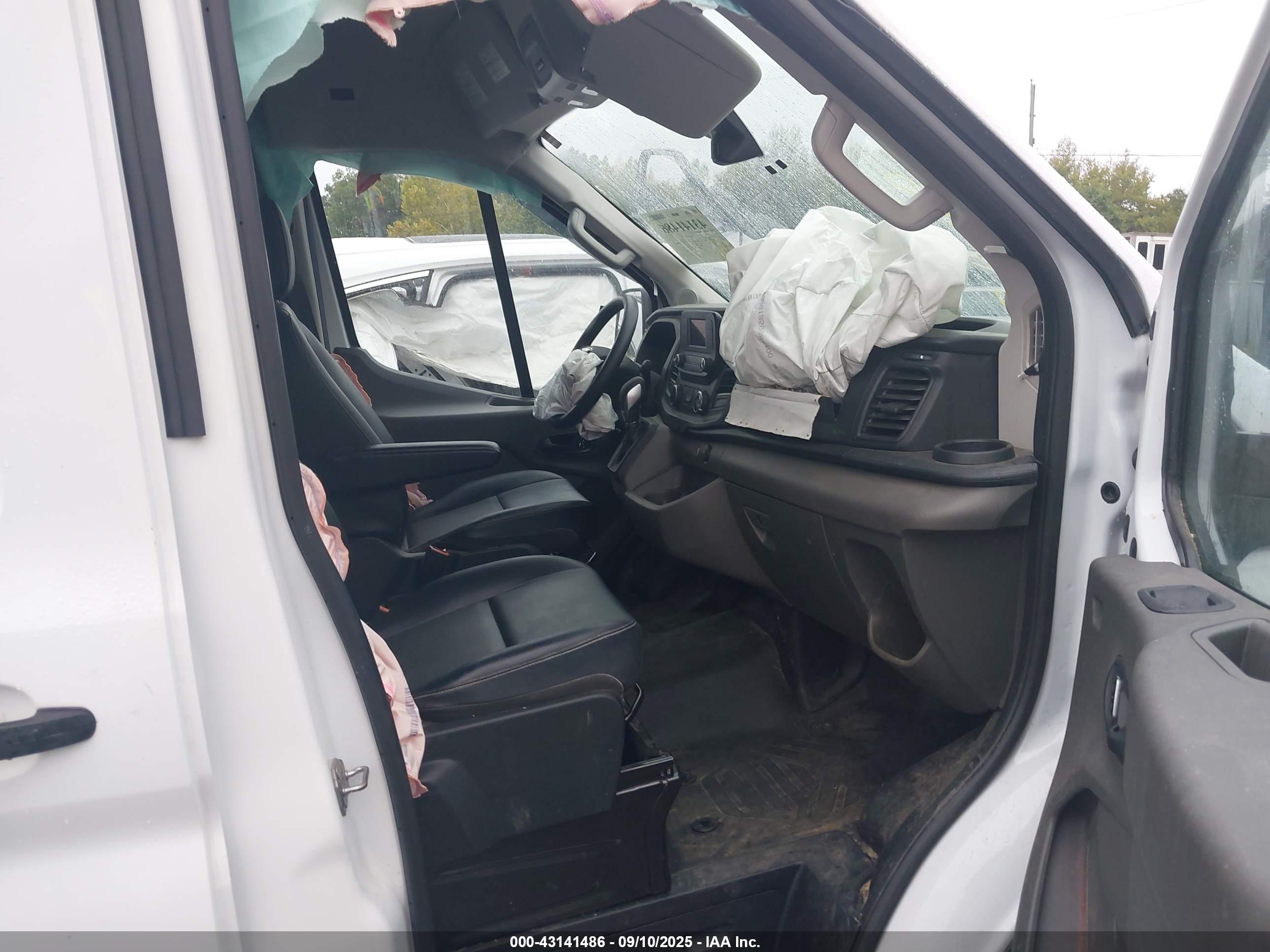 FORD TRANSIT-250 image 5