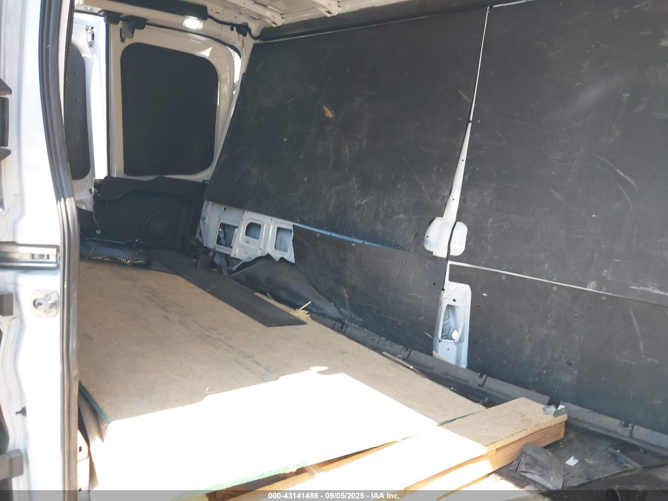 FORD TRANSIT-250 image 8