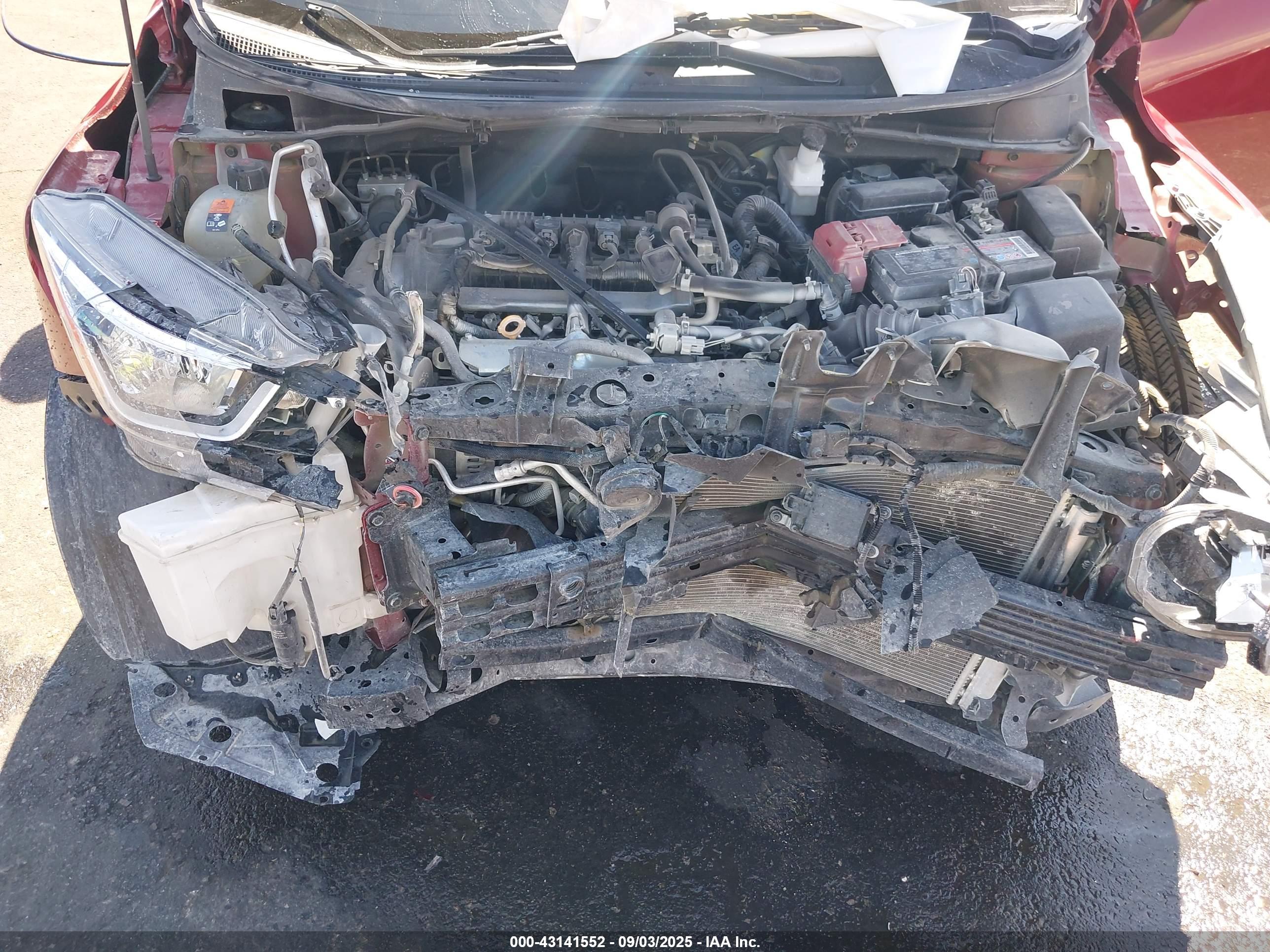 NISSAN VERSA image 10