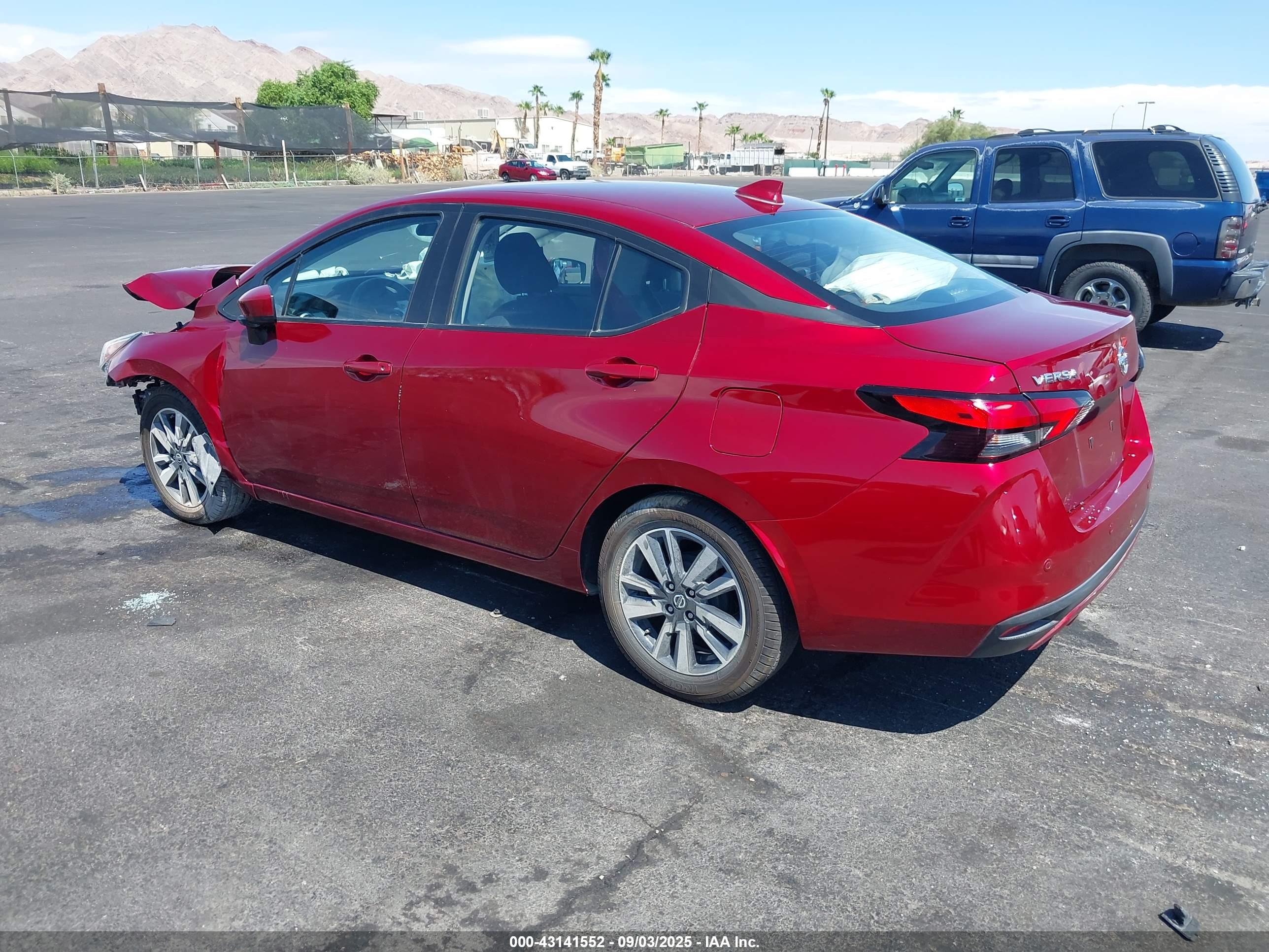 NISSAN VERSA image 3