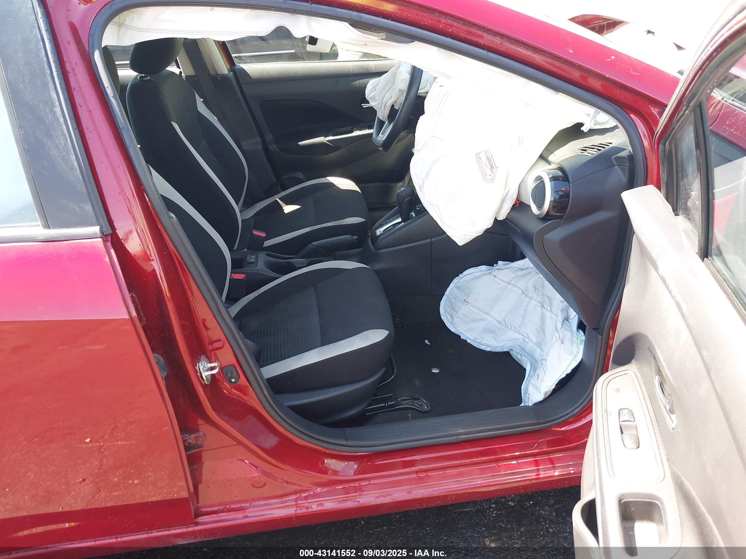 NISSAN VERSA image 5