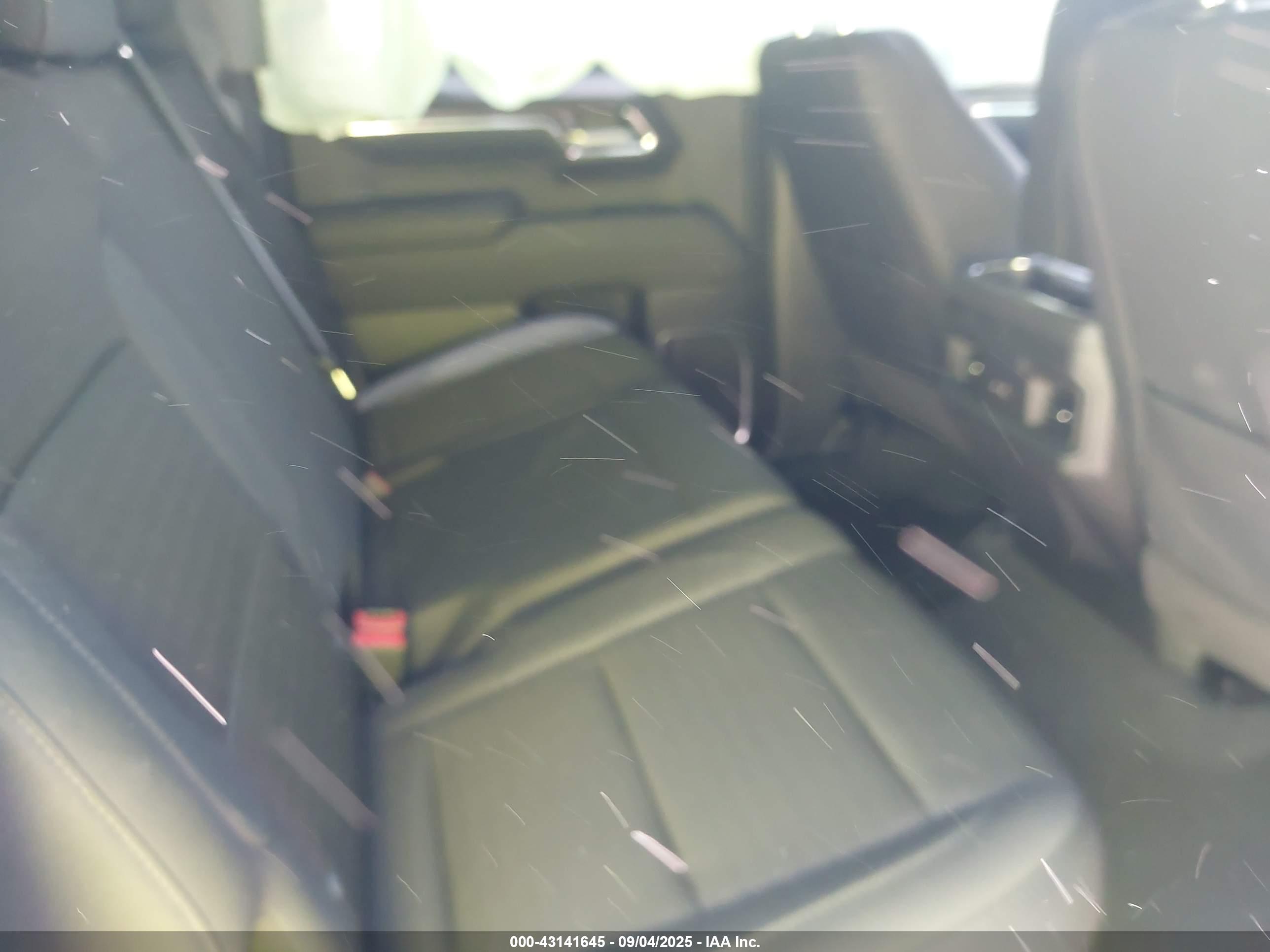 CHEVROLET SILVERADO image 8