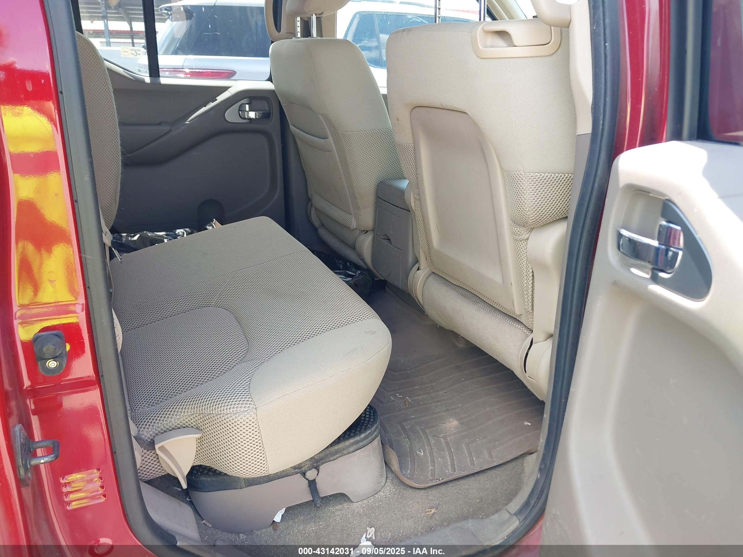 NISSAN FRONTIER image 8